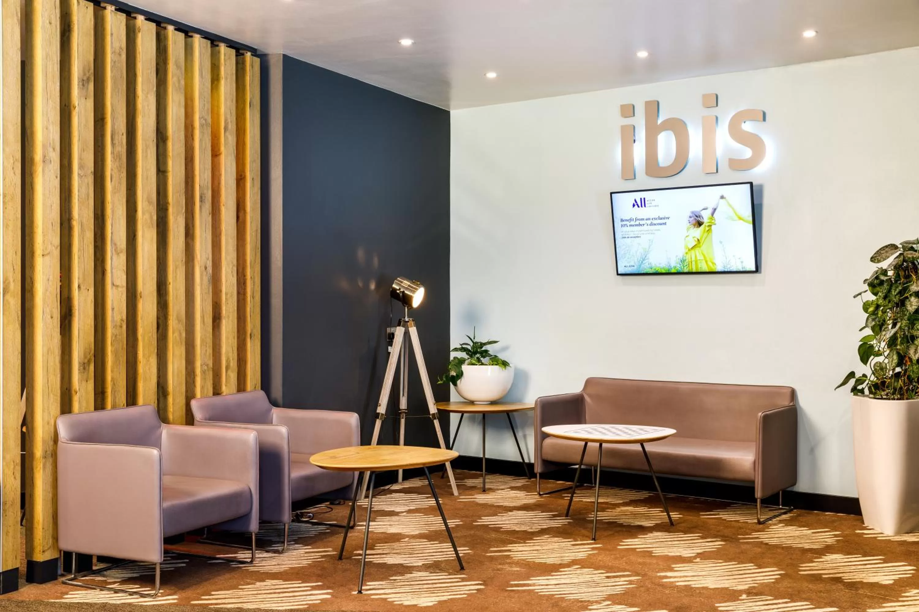 Lobby or reception in ibis Nottingham Centre