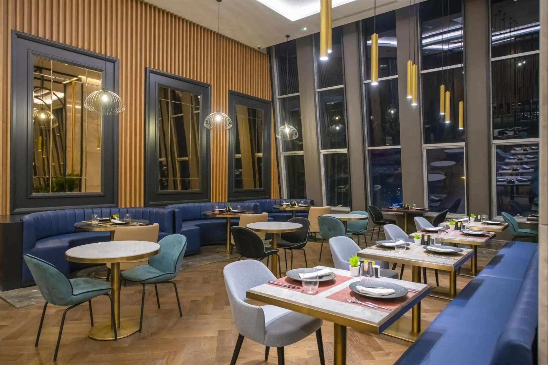 Restaurant/places to eat in Crowne Plaza Ankara by IHG