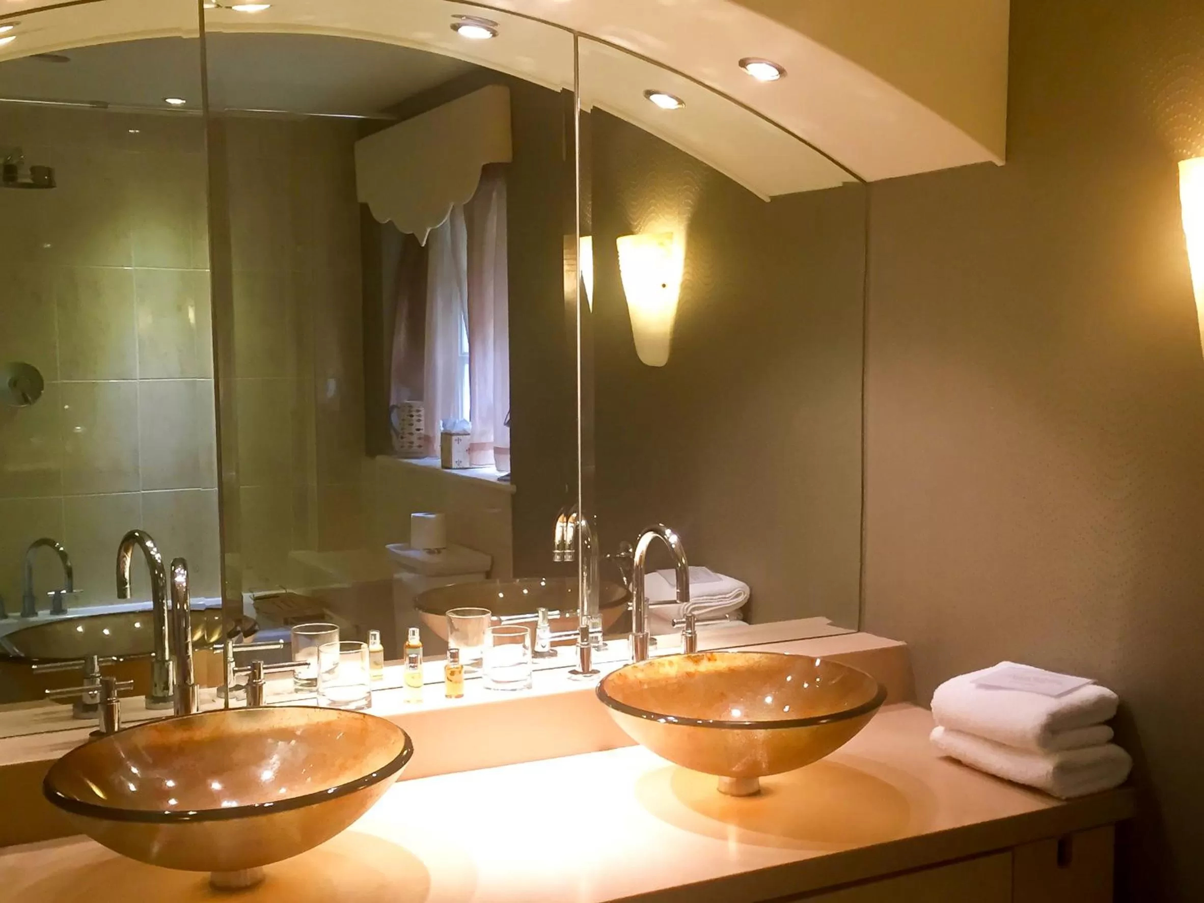 Patio, Bathroom in Boscundle Manor