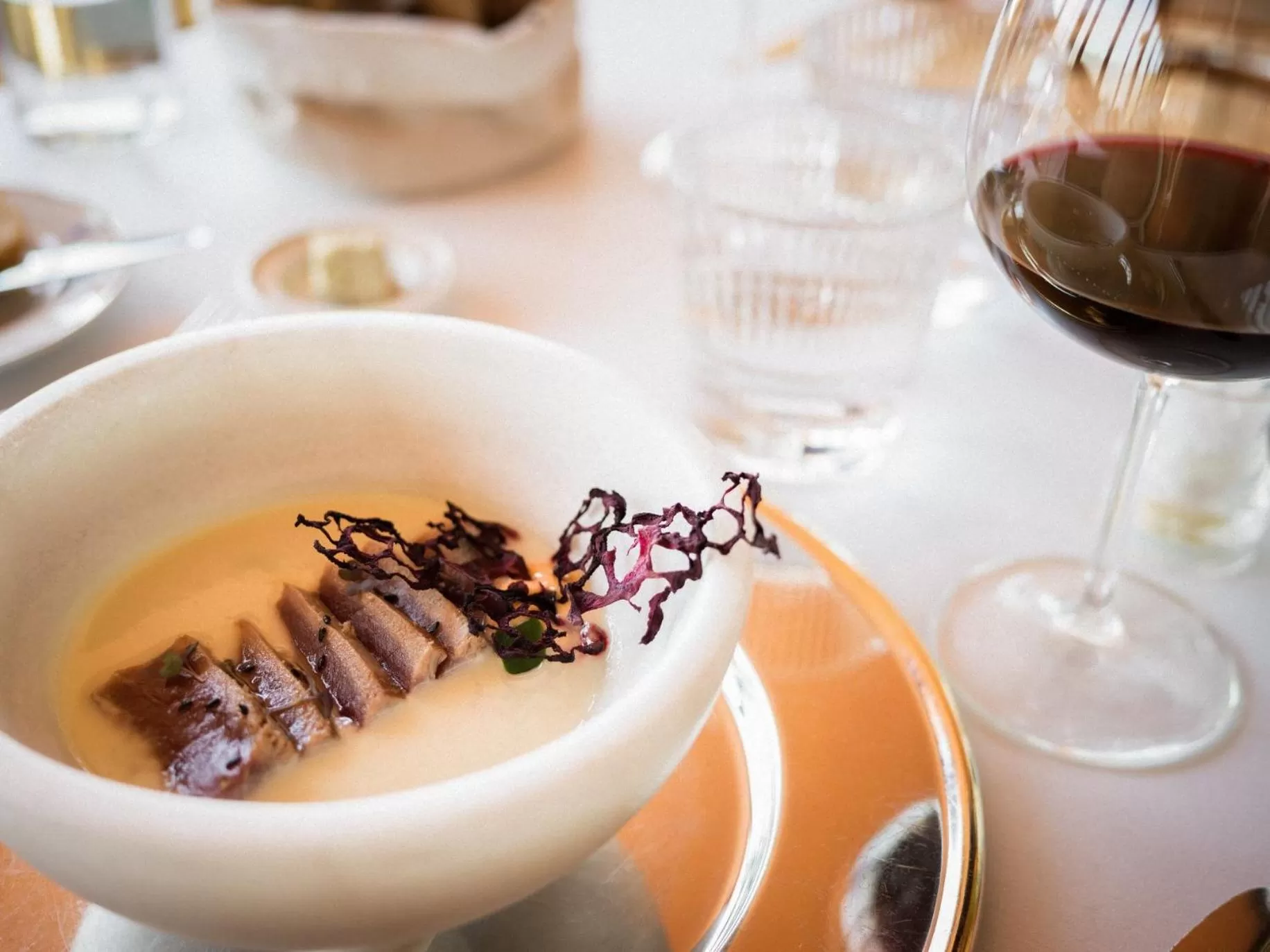 Restaurant/places to eat in Alhambra Palace Hotel