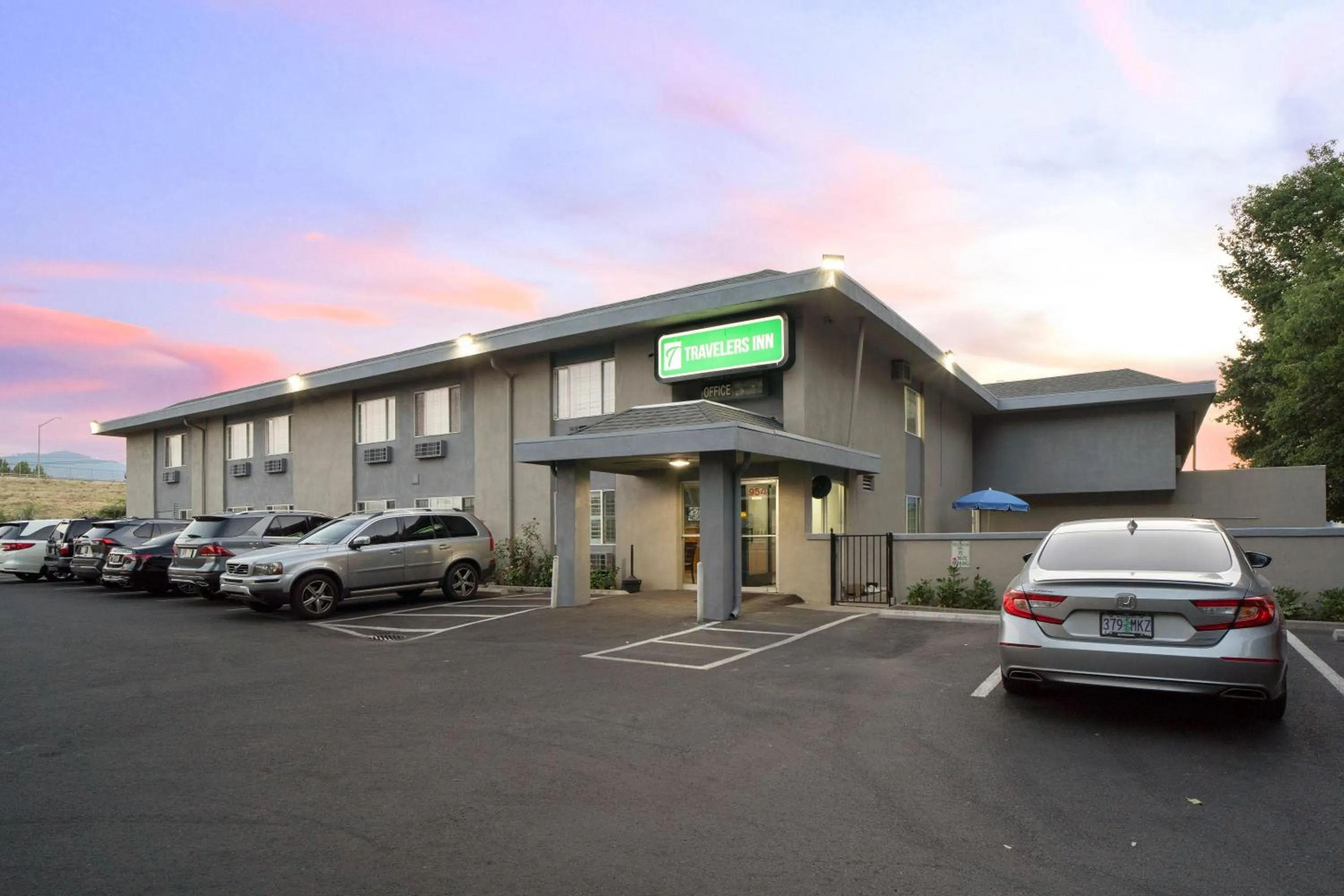 Property building in Travelers Inn Medford