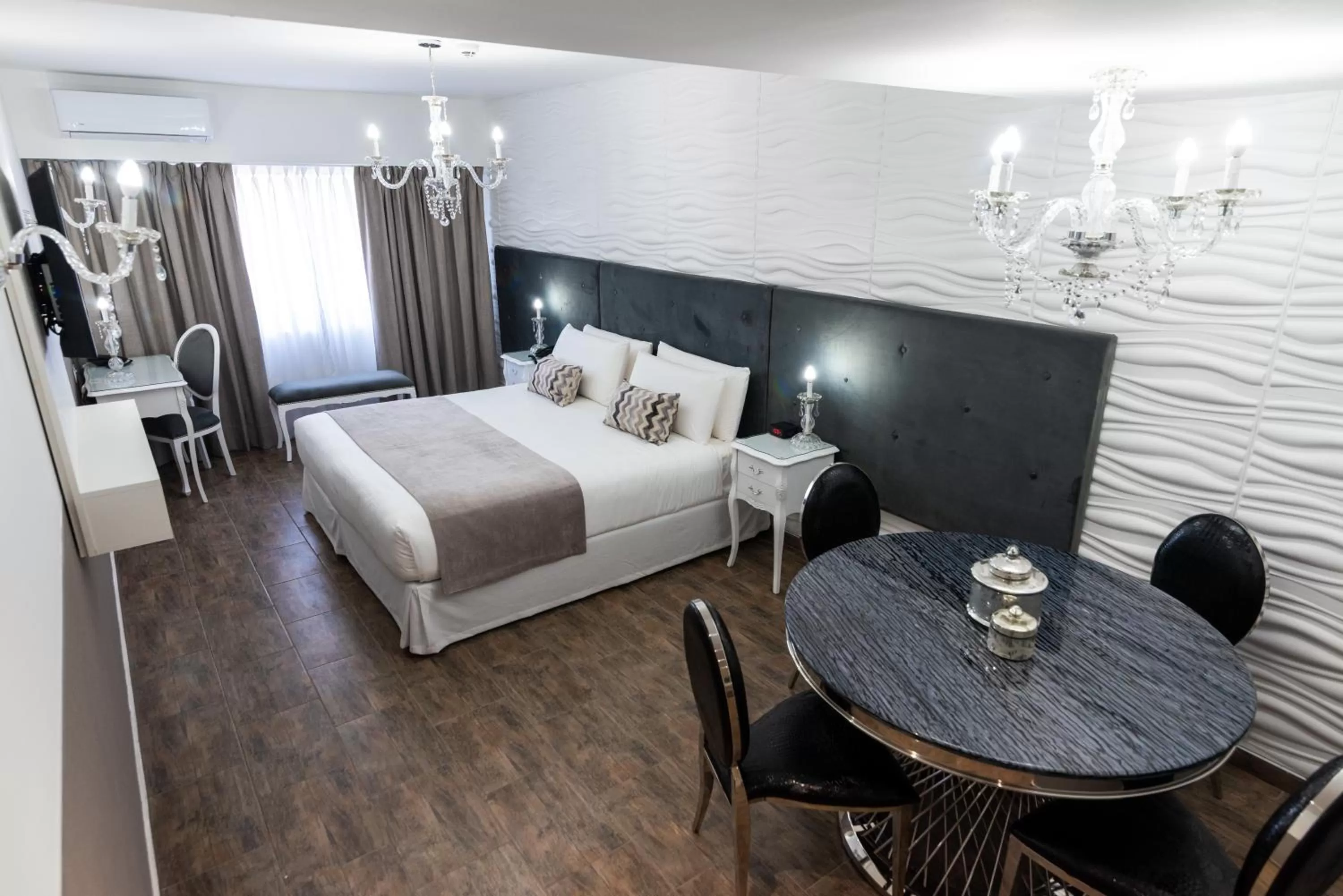 Photo of the whole room, Bed in Ker San Telmo Hotel