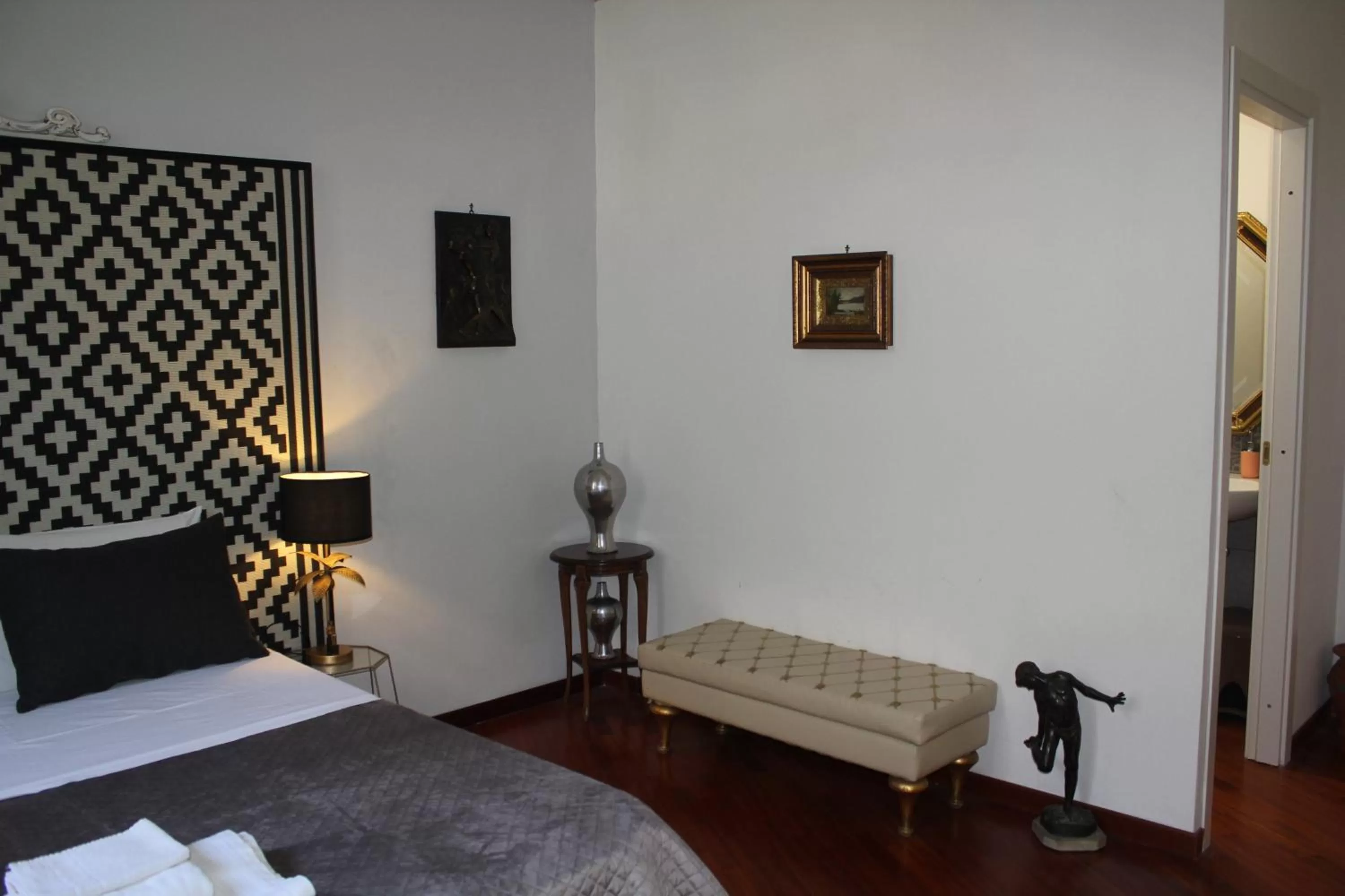 Bed in RealPartenope B&B 284