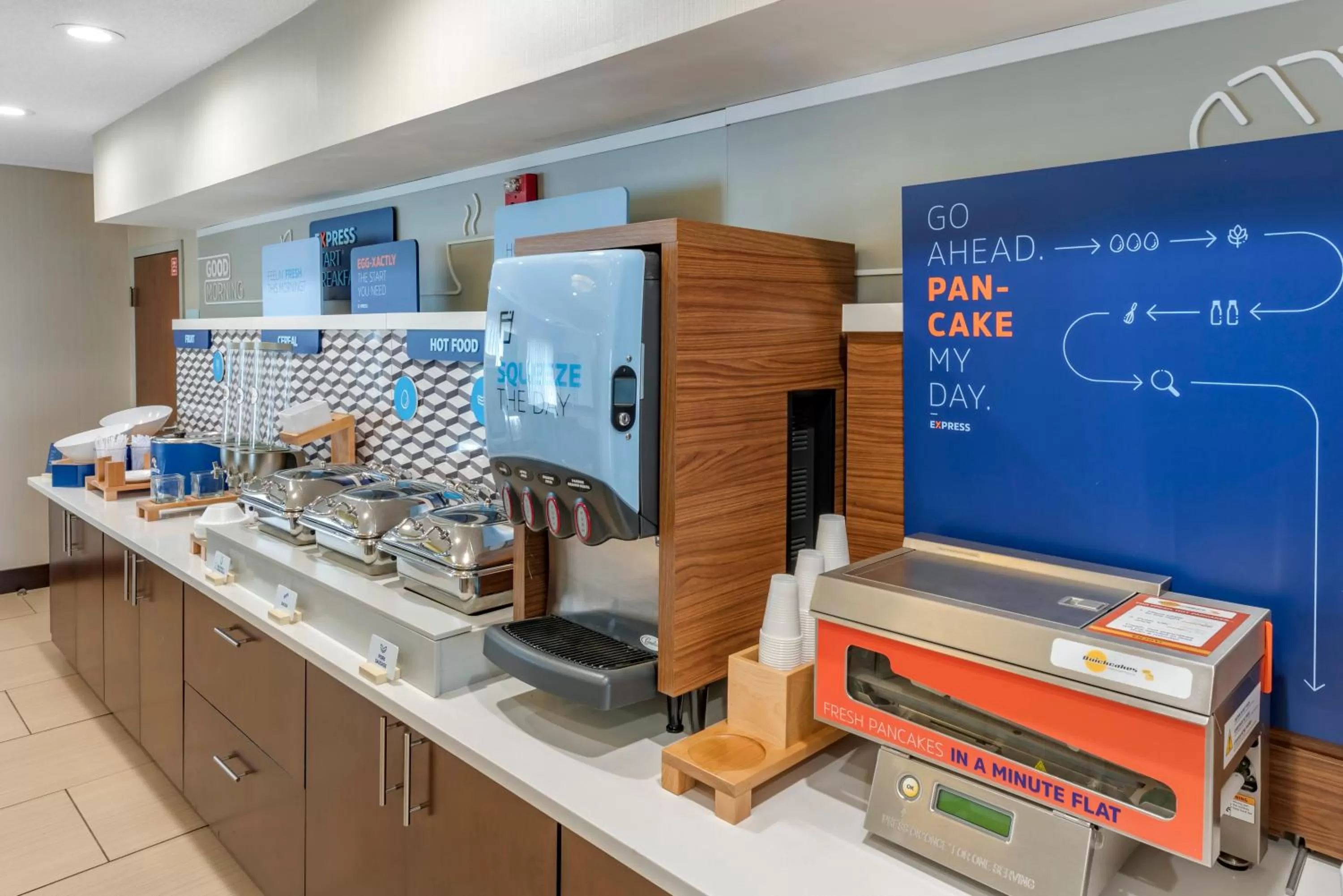 Breakfast in Holiday Inn Express Hotel & Suites Cincinnati-Blue Ash by IHG