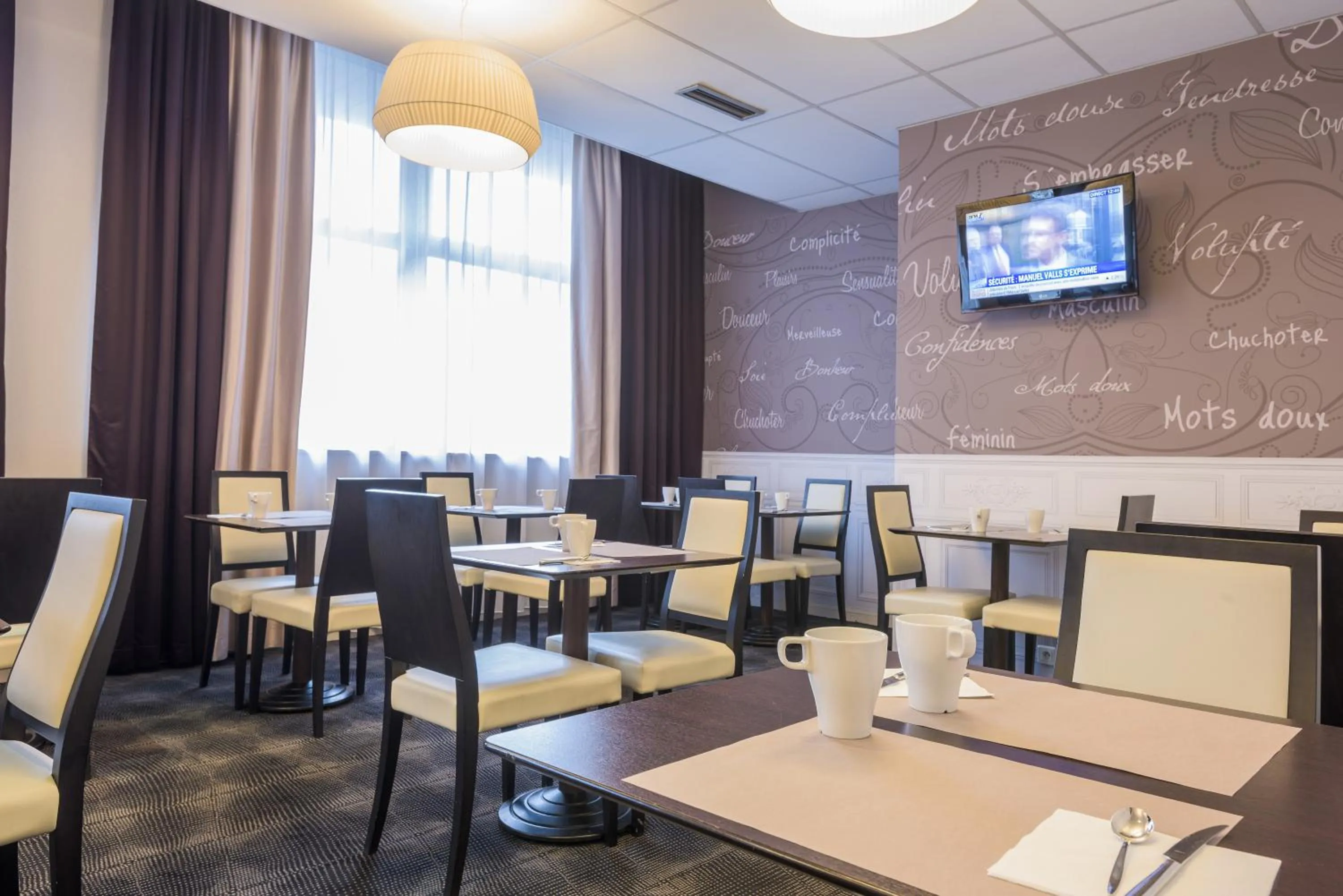 Restaurant/places to eat in Mercure Tours Centre Gare et Congrès