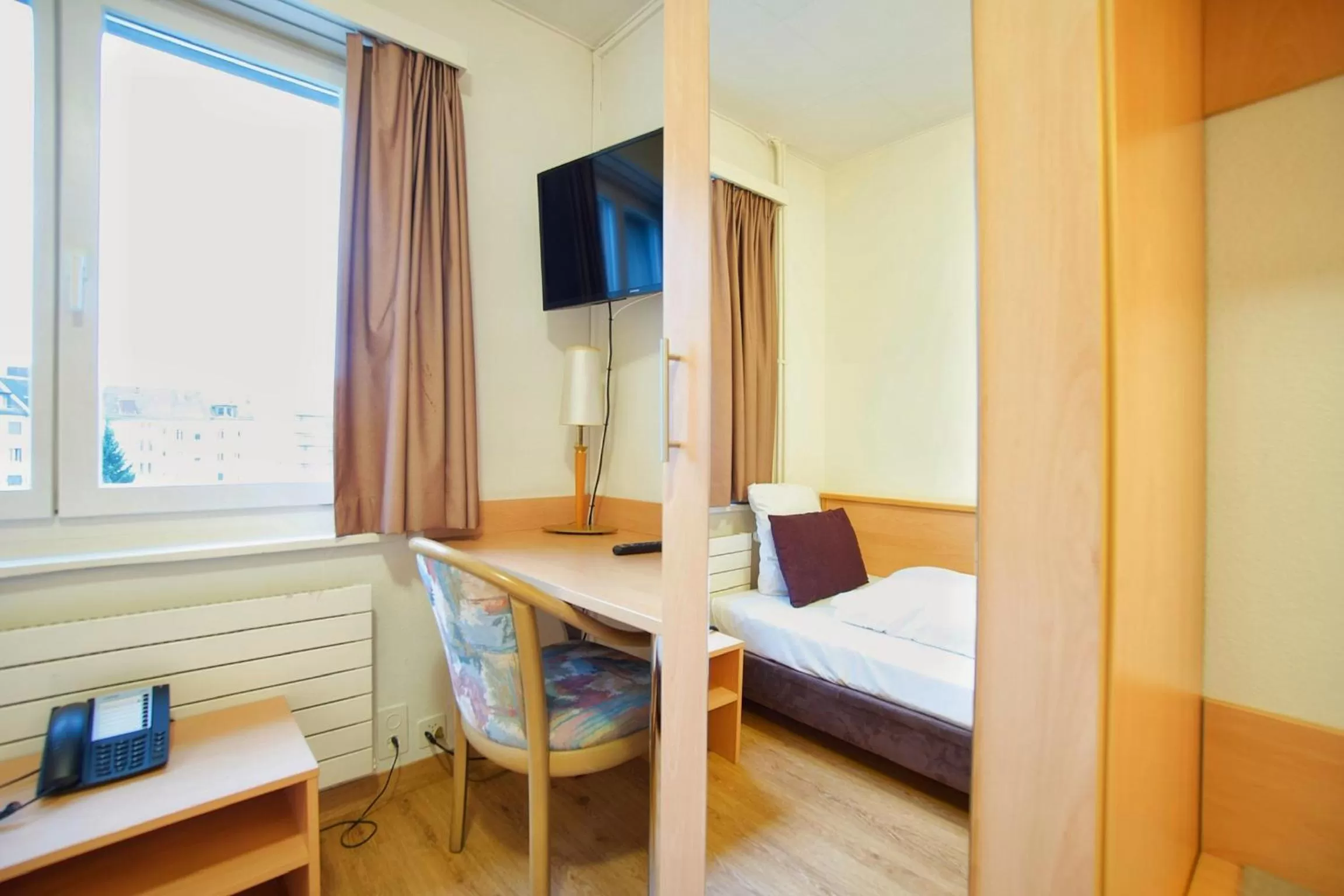 Bedroom, Bed in Olympia Hotel Zurich