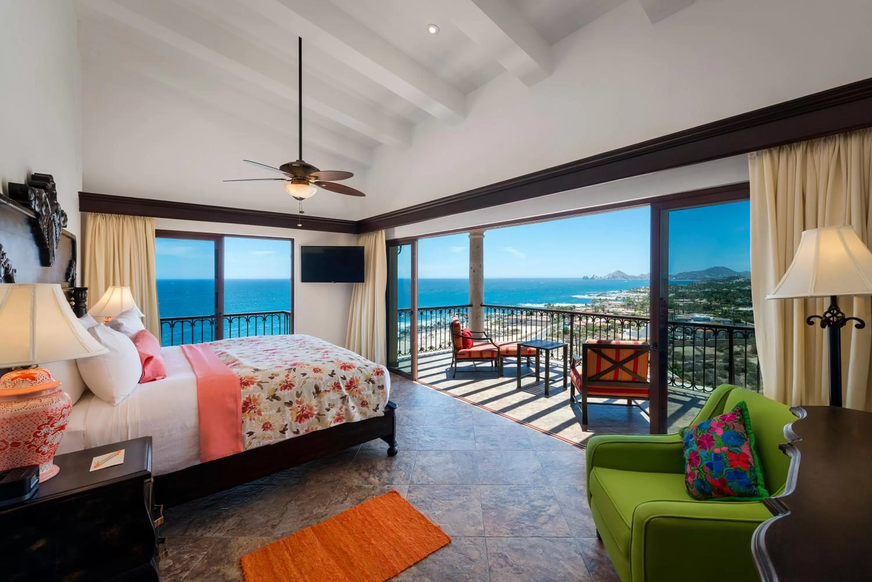 Balcony/Terrace, Bed in El Encanto All Inclusive Resort