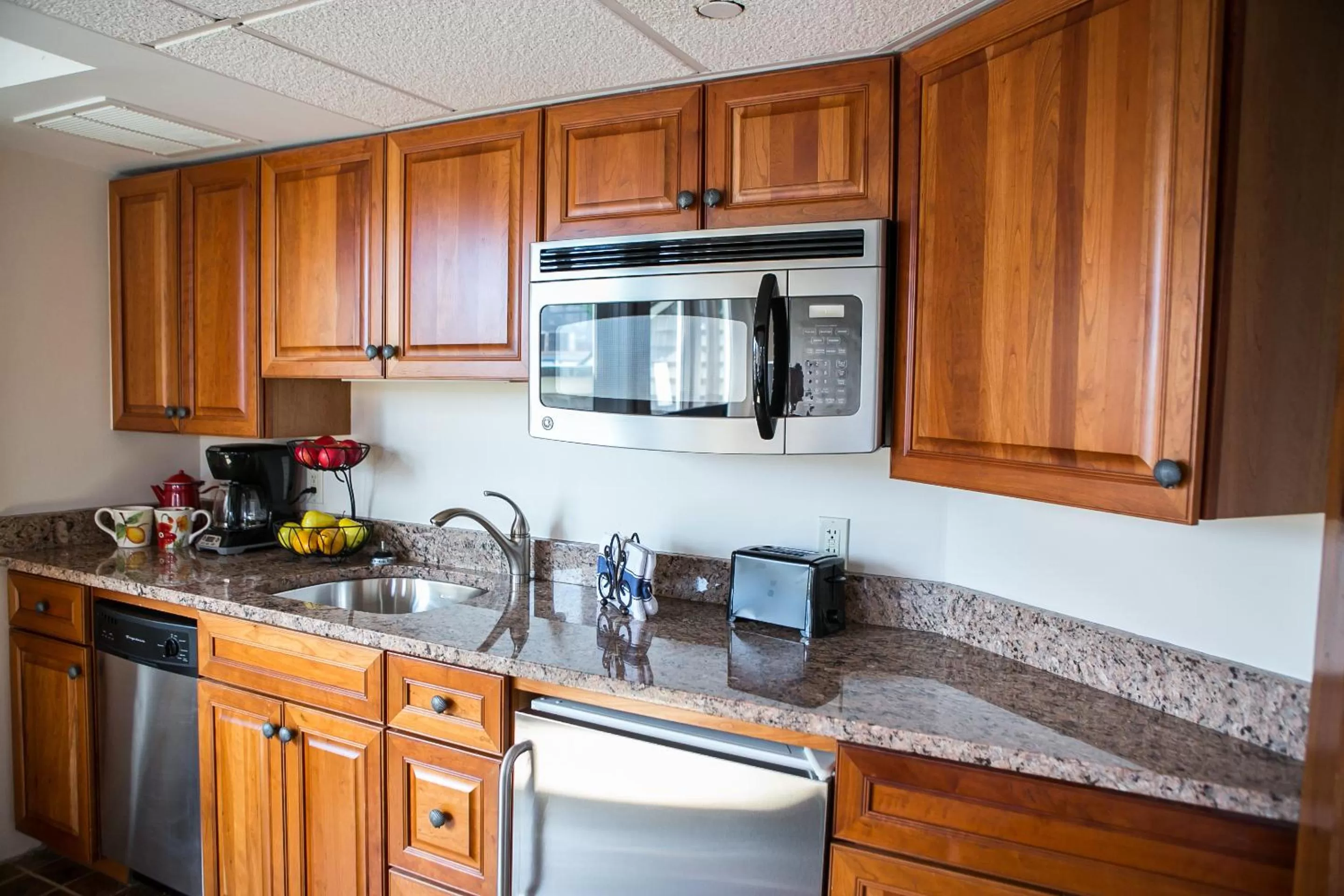 Kitchen or kitchenette in Newport Bay Club and Hotel