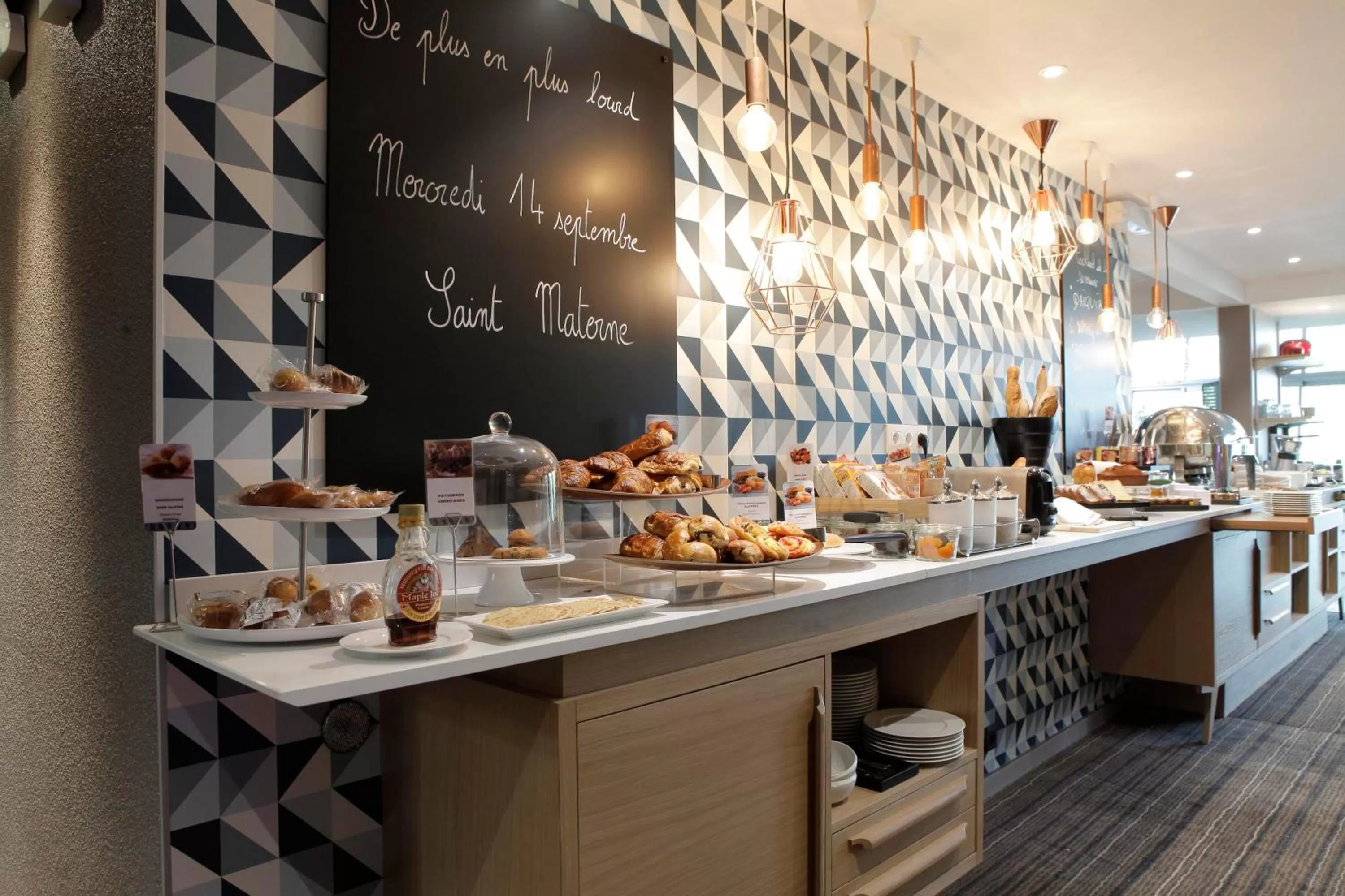 Breakfast in Mercure Lyon Charbonnières