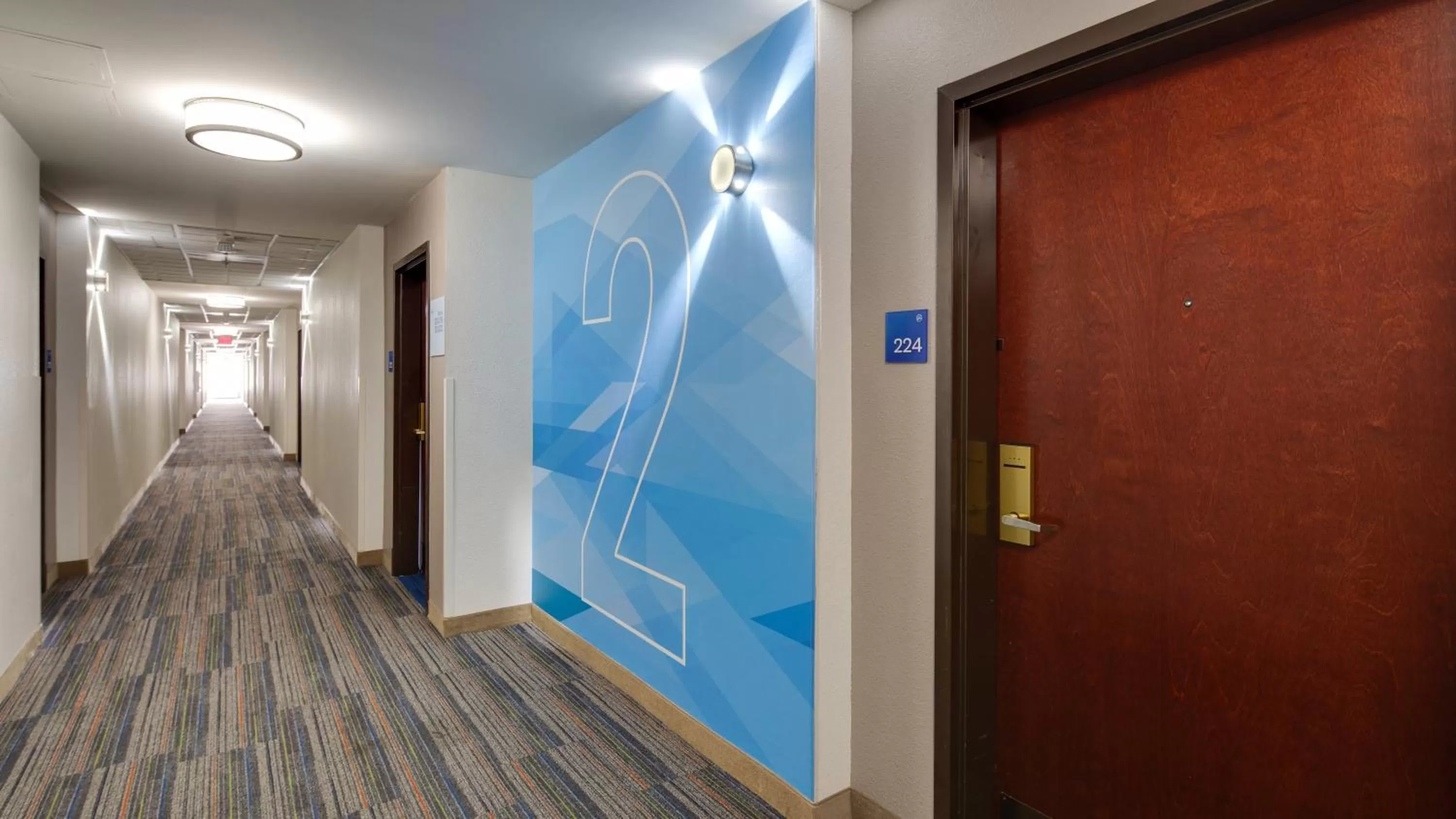 Lobby or reception in Holiday Inn Express & Suites Detroit - Farmington Hills by IHG