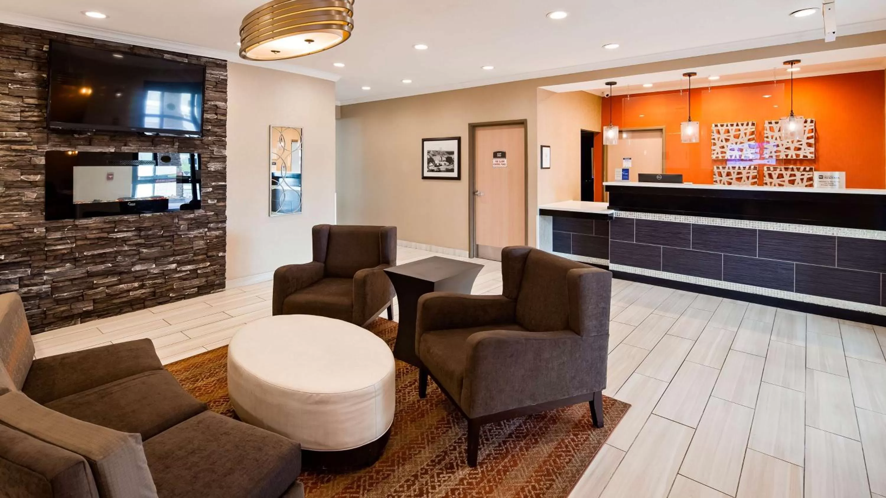 Lobby or reception in Best Western Muscatine - Pearl City Hotel