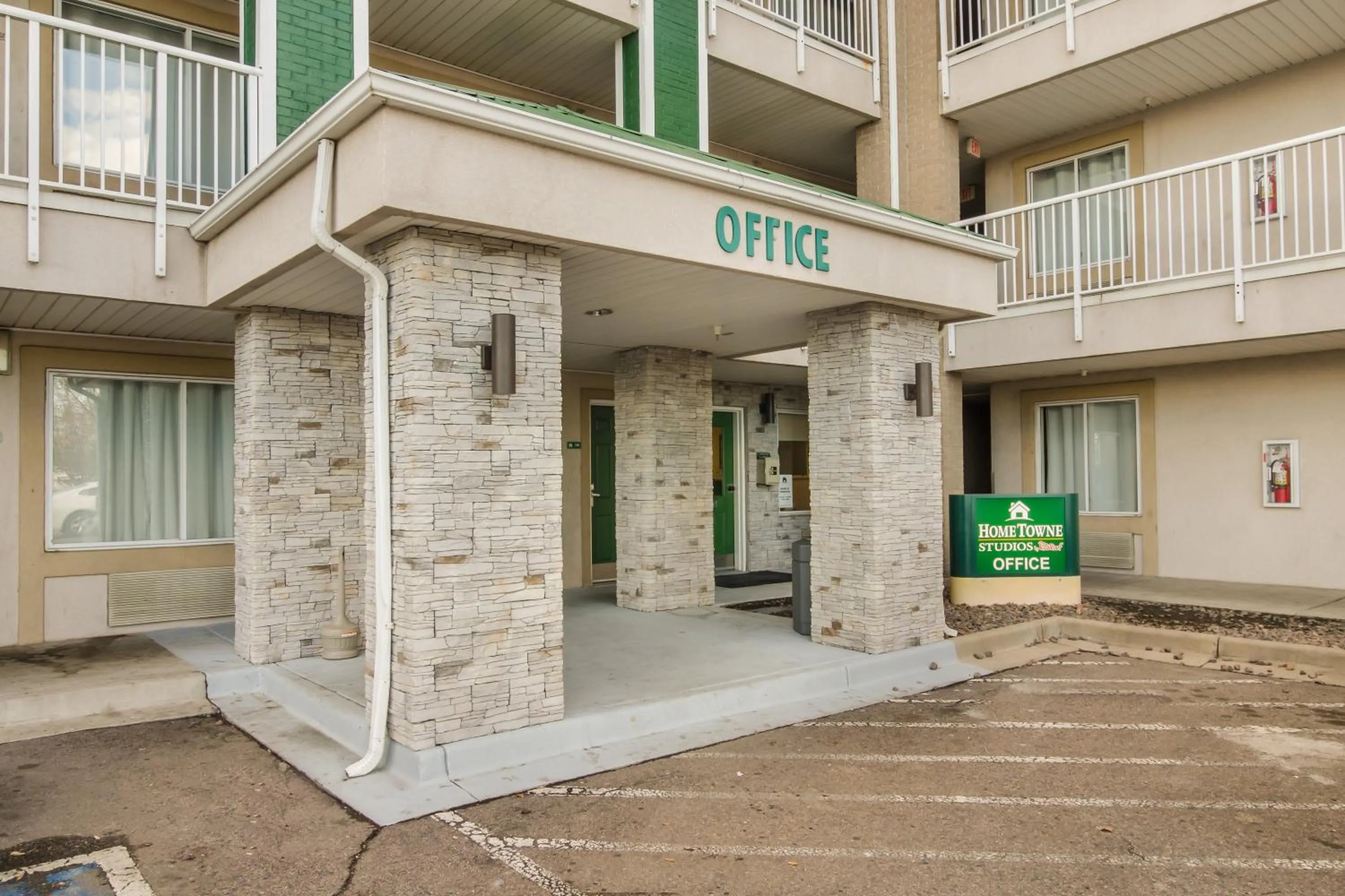 Property building in HomeTowne Studios by Red Roof Denver - Airport/Aurora