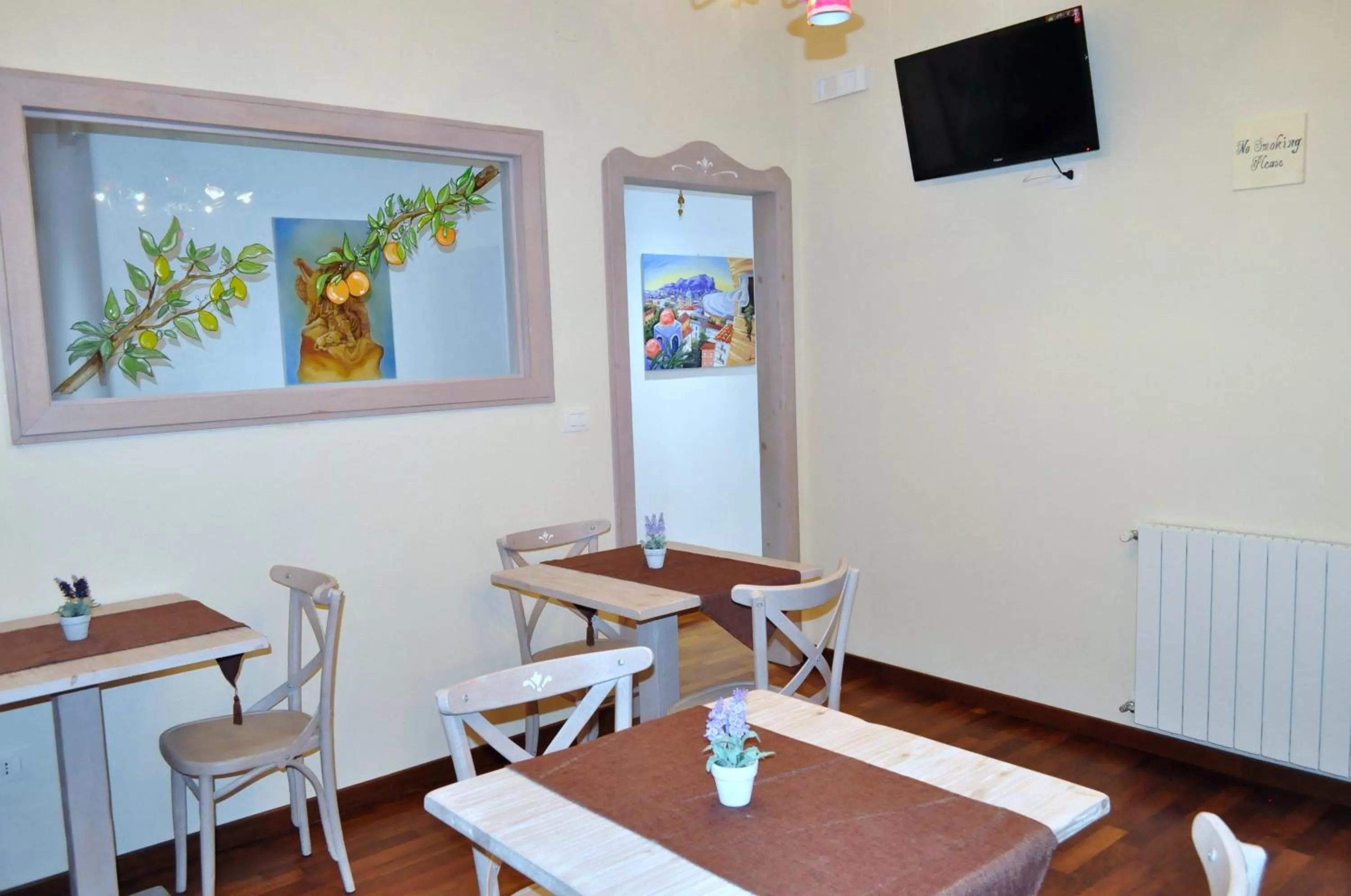 Communal lounge/ TV room in Stupor Mundi Bed and Breakfast