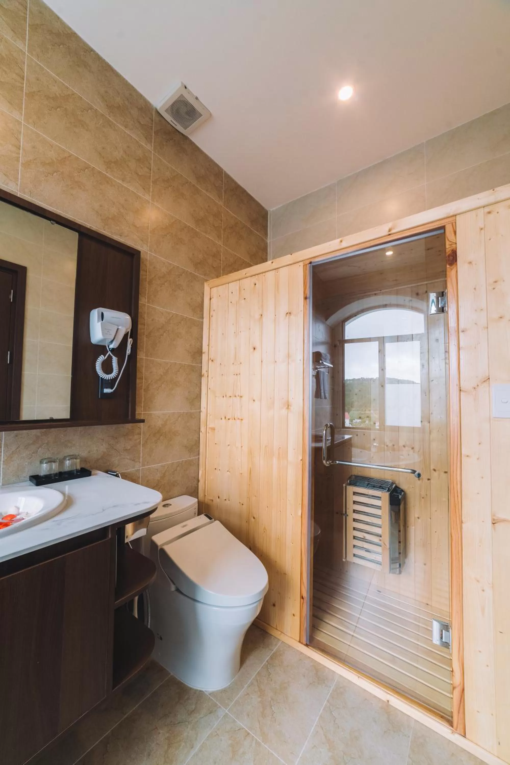 Toilet in GREENECO DA LAT HOTEL - Khách sạn Green Eco Đà Lạt