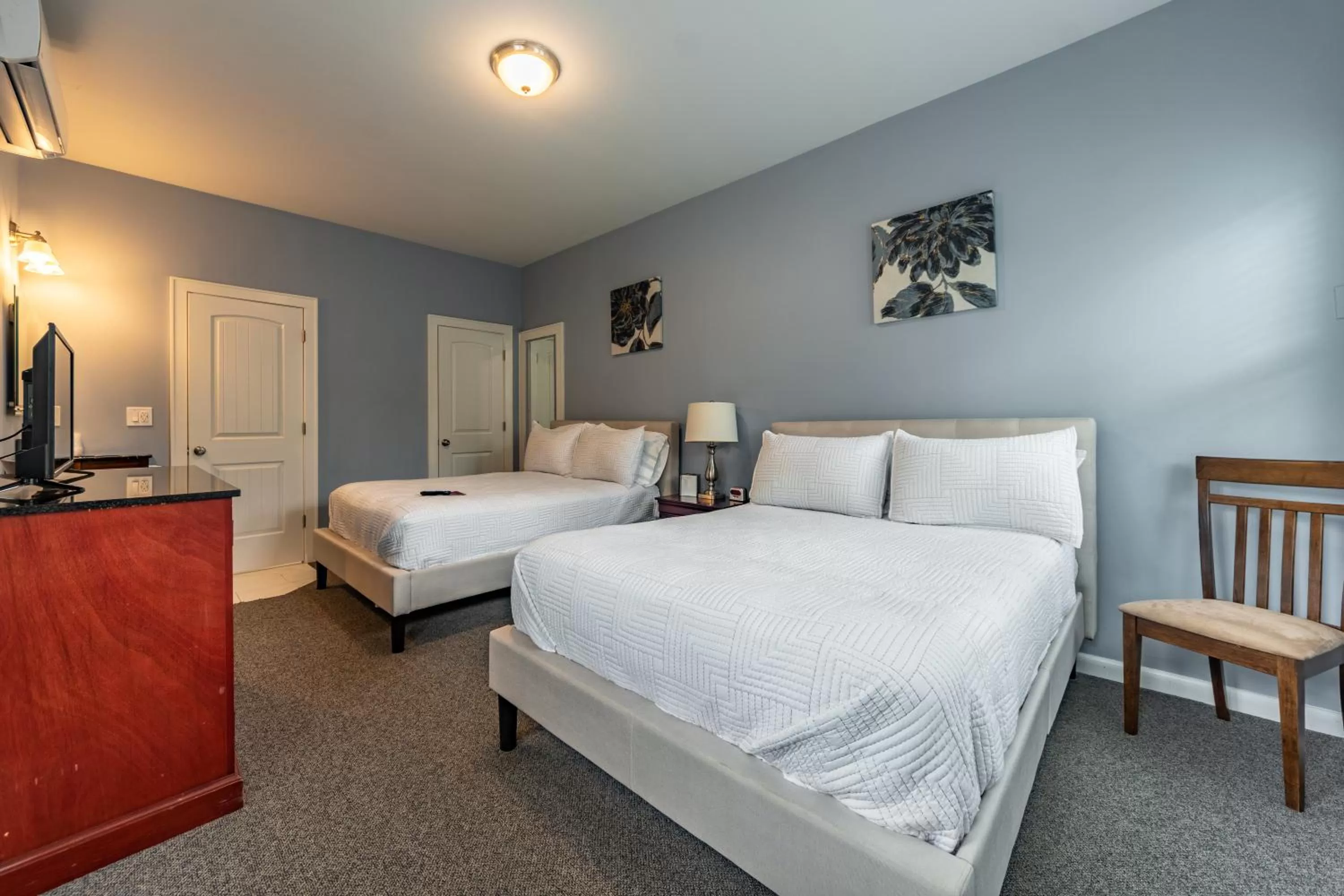 Bed in Homestead Inn