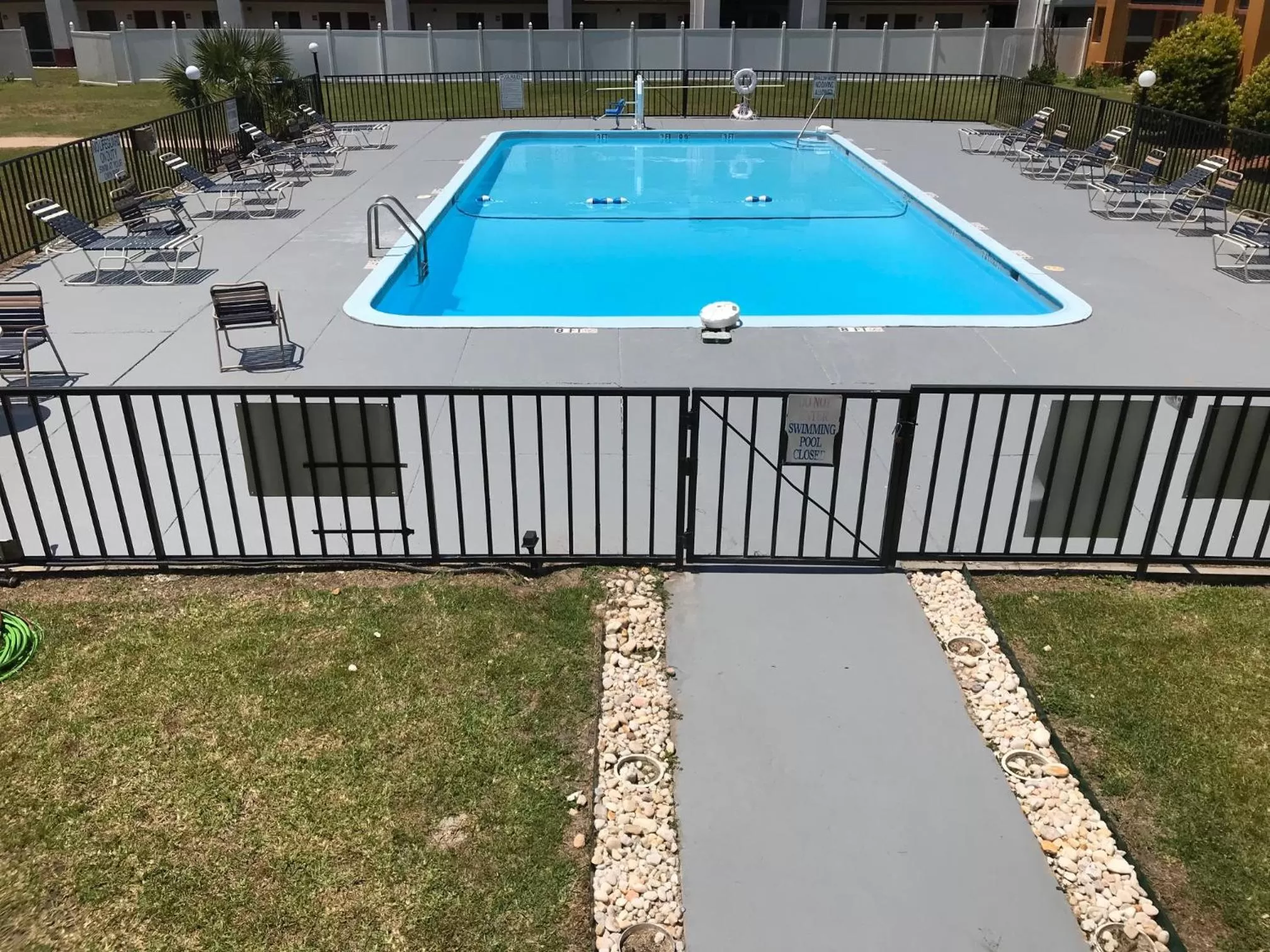 Swimming pool in Baymont by Wyndham Walterboro