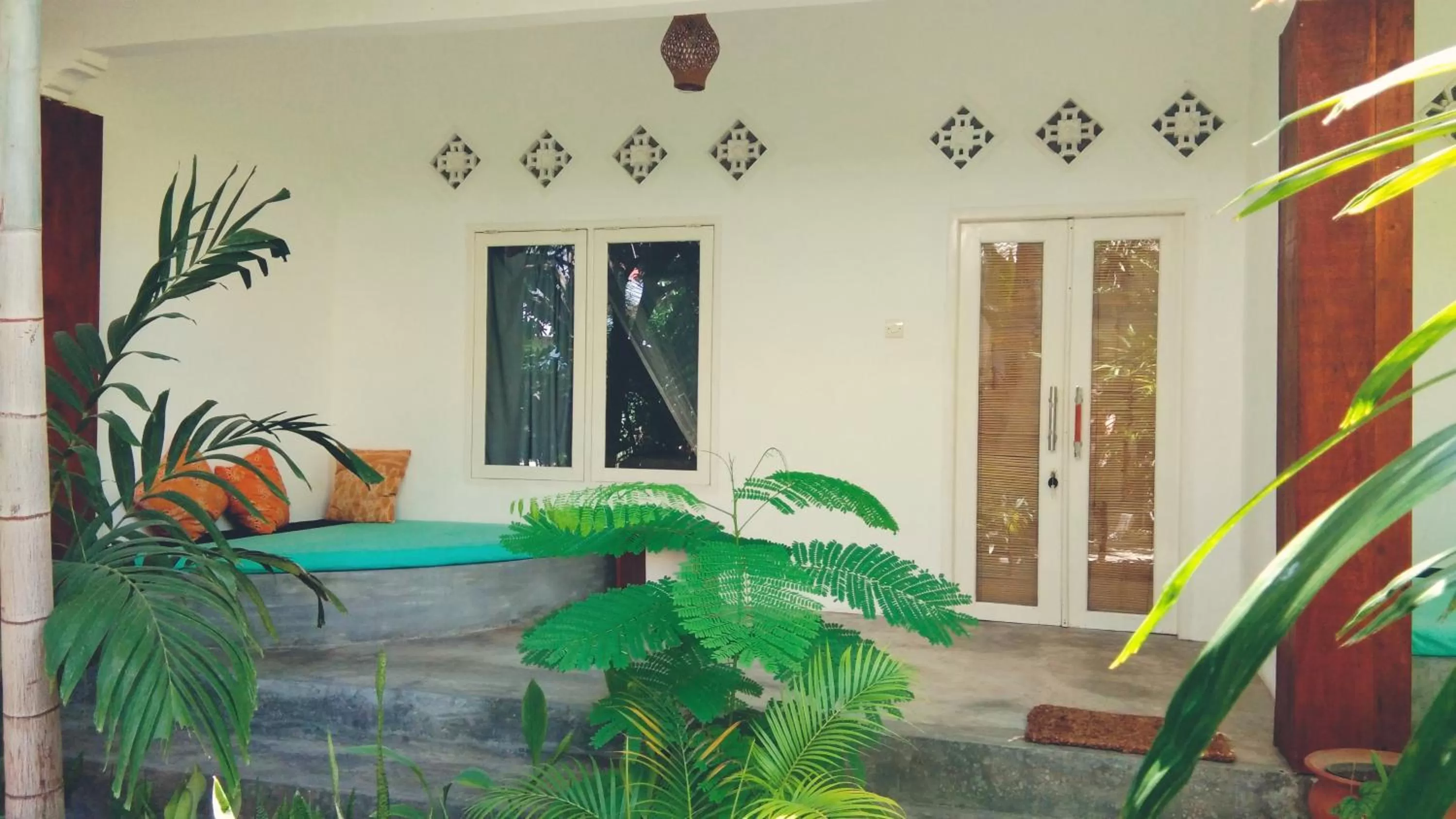 Patio in Café des Arts Gili Air