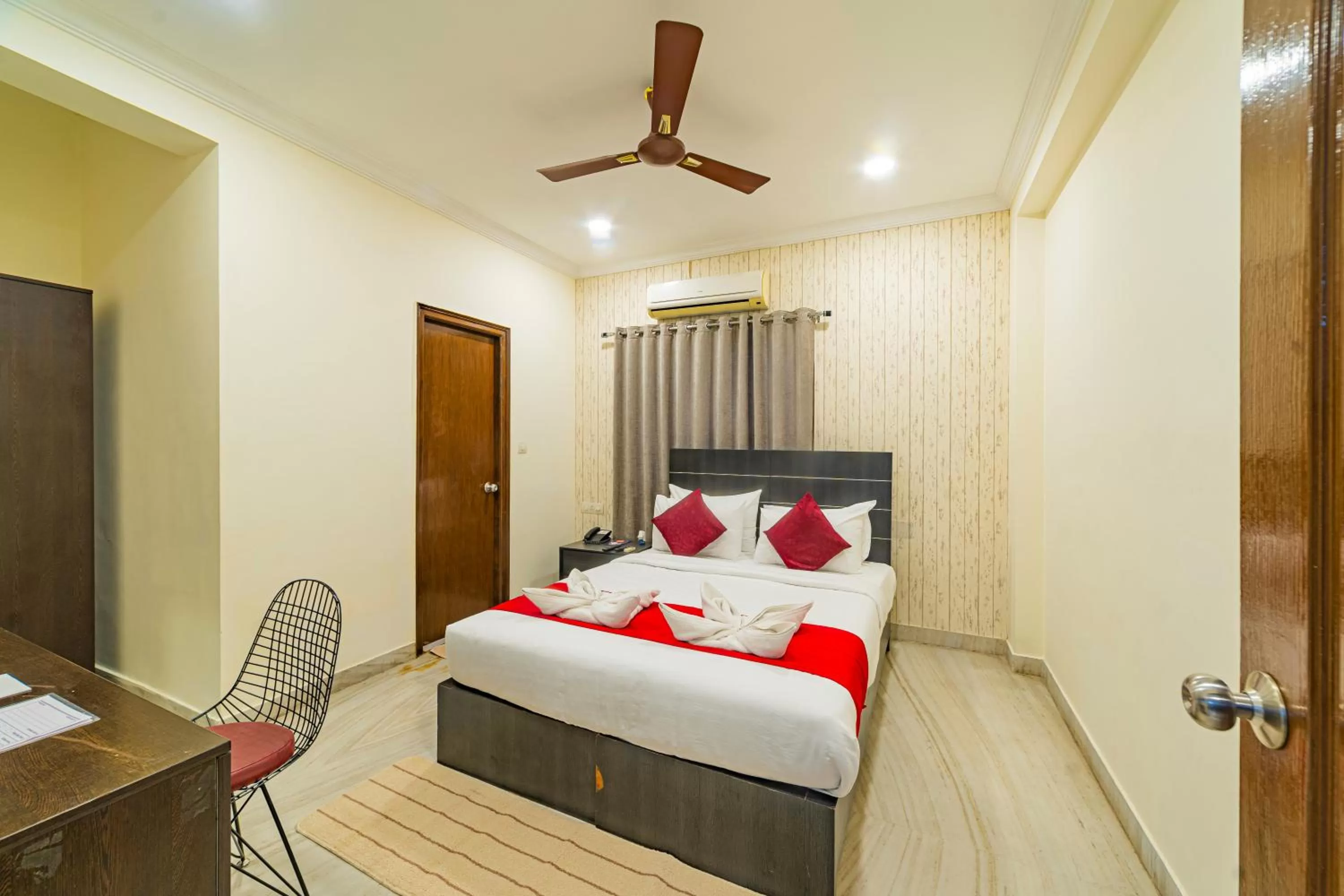Bed in Hotel Athome , Whitefields, Kondapur
