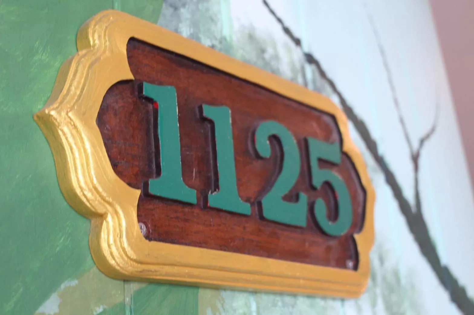 Logo/Certificate/Sign in Vlodge House