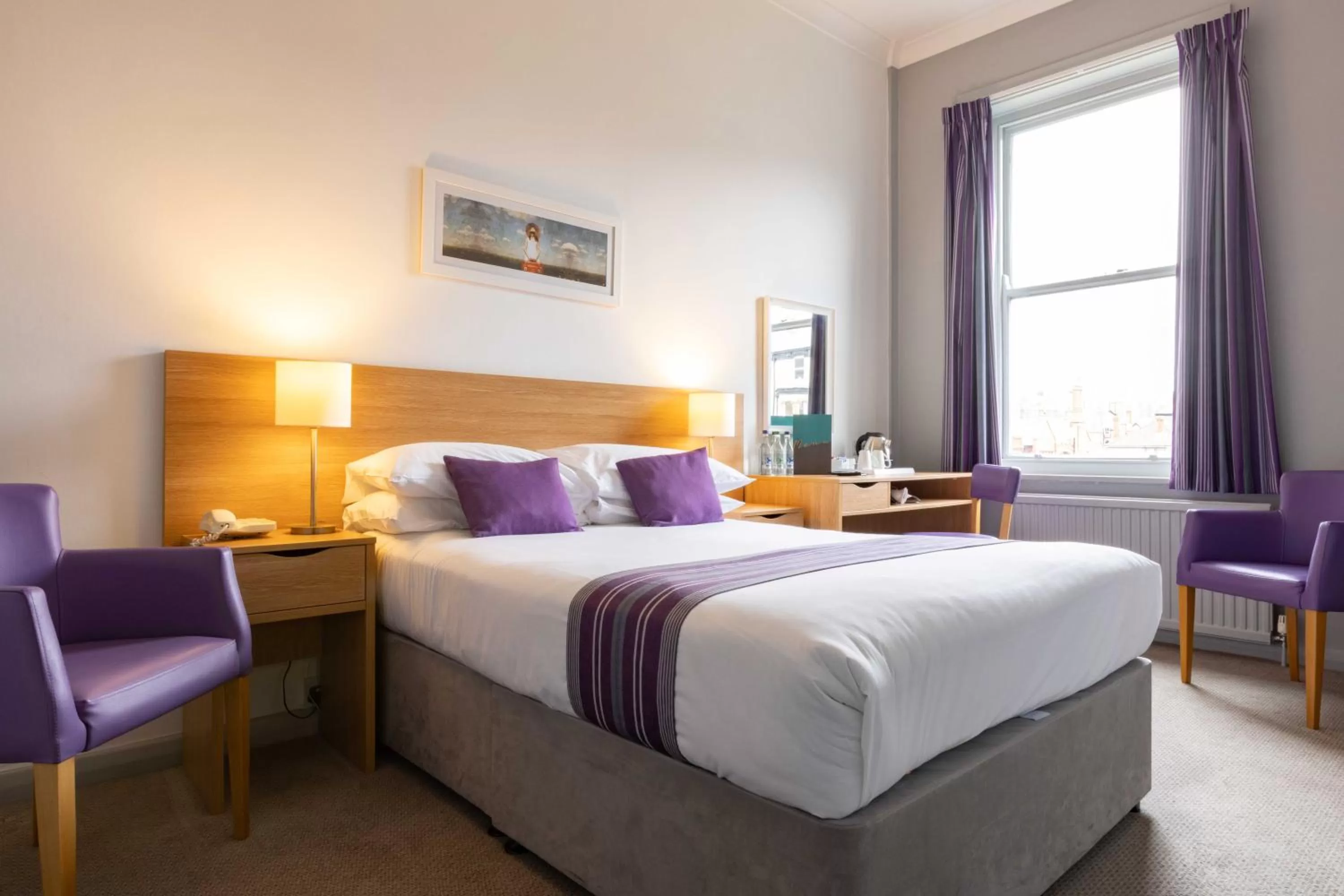 Photo of the whole room, Bed in The Caledonian New Southlands Hotel