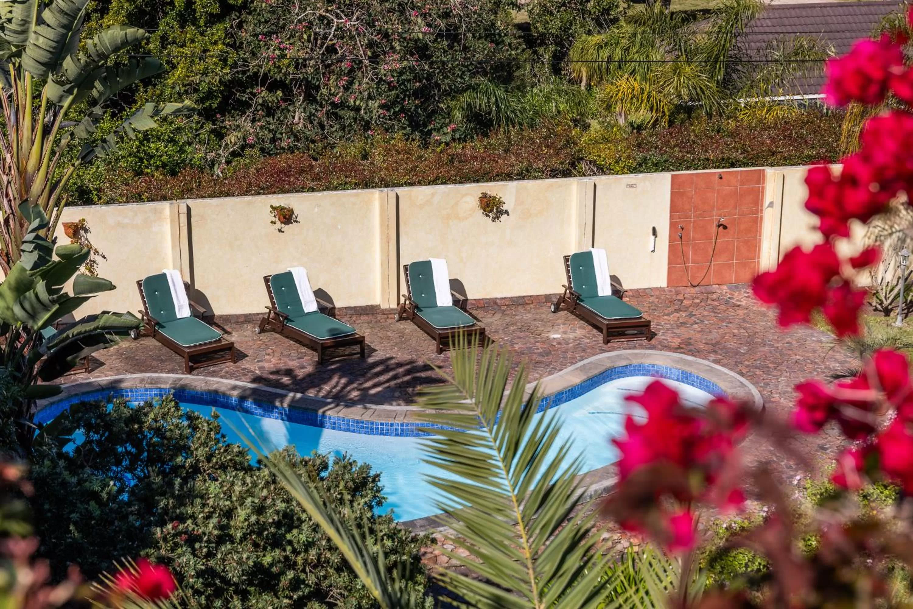 Swimming pool in Gästehaus Pinkepank
