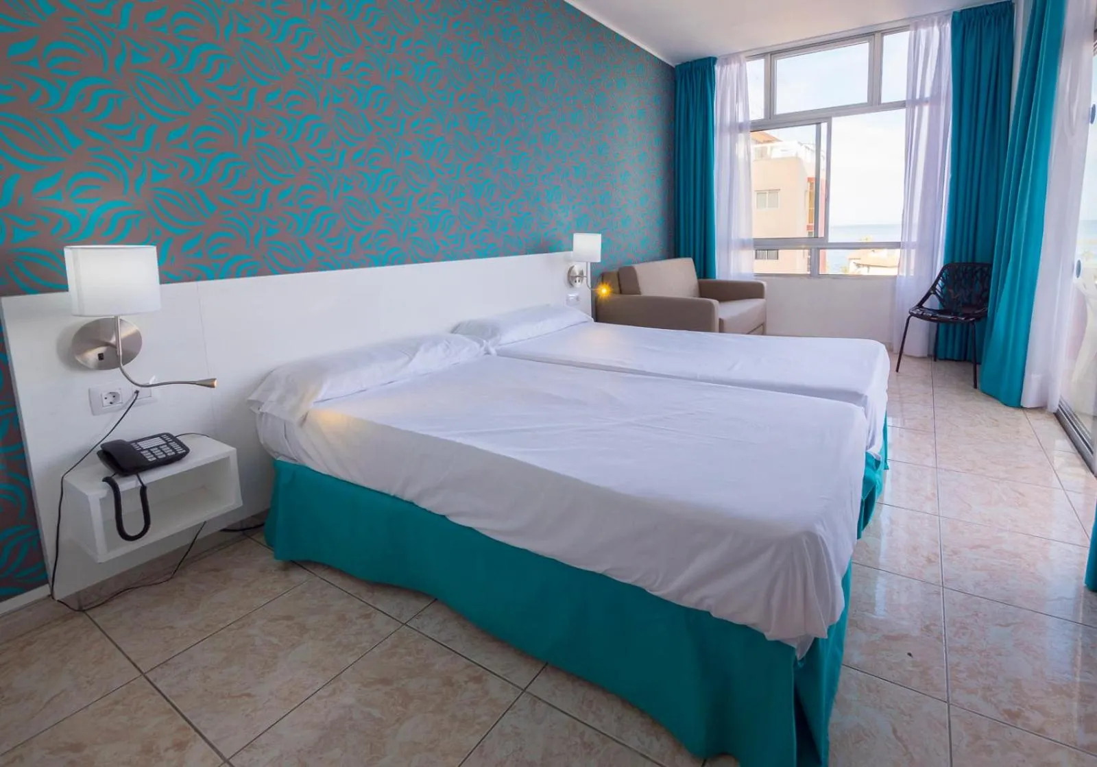 Photo of the whole room, Bed in Checkin Concordia Playa