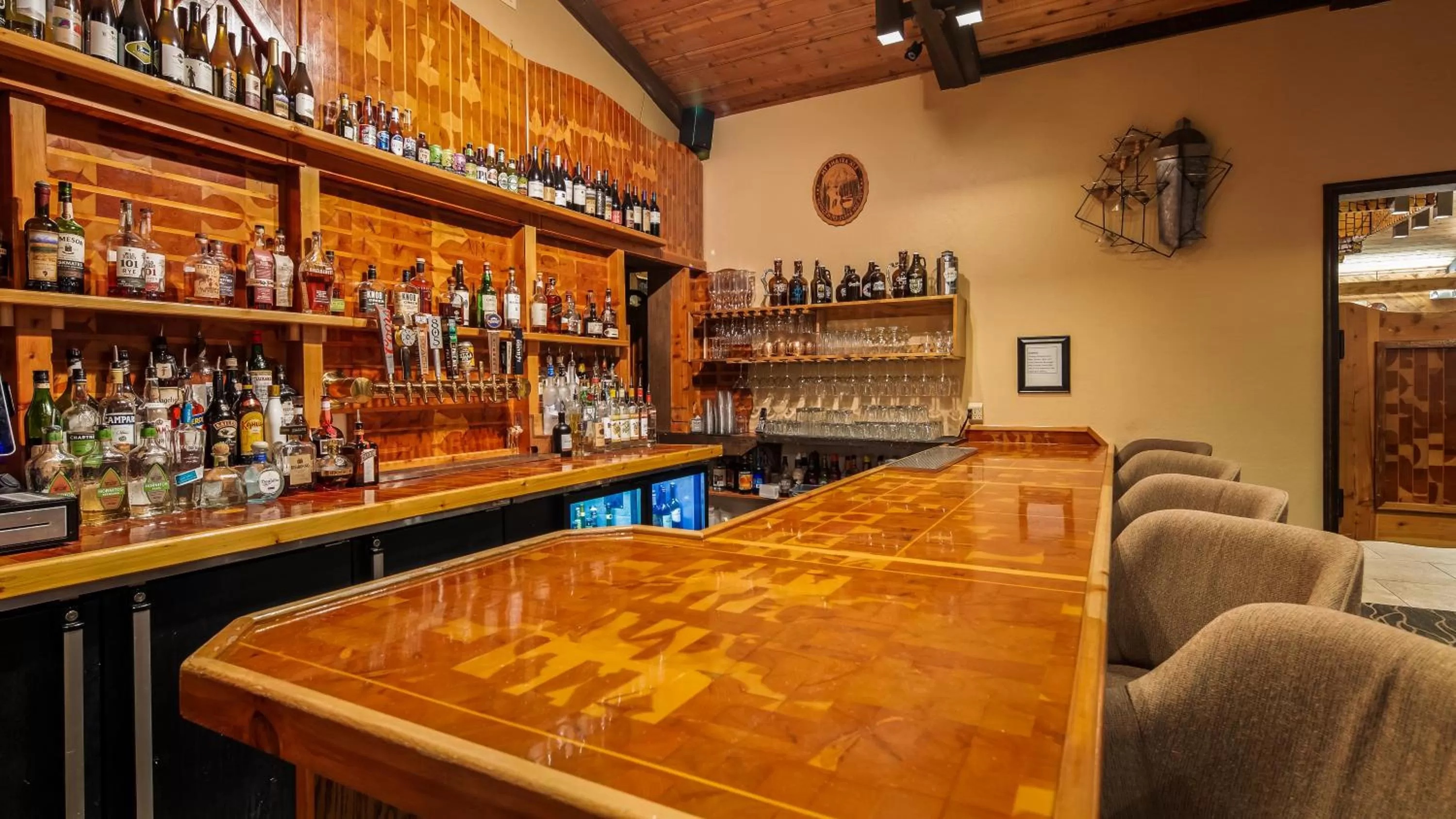 Lounge or bar in Best Western Plus Tree House