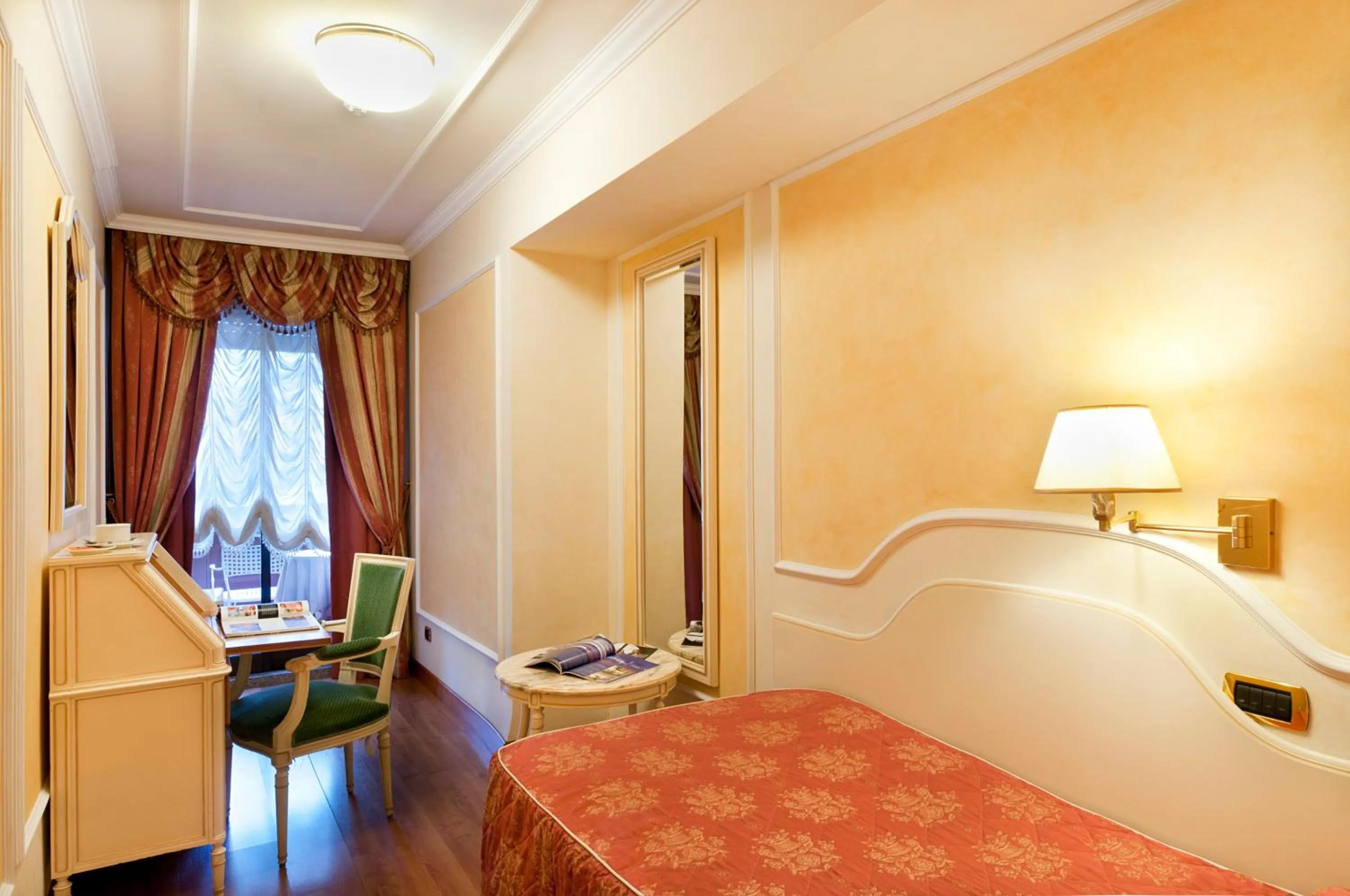 Photo of the whole room, Bed in Grand Hotel Dino