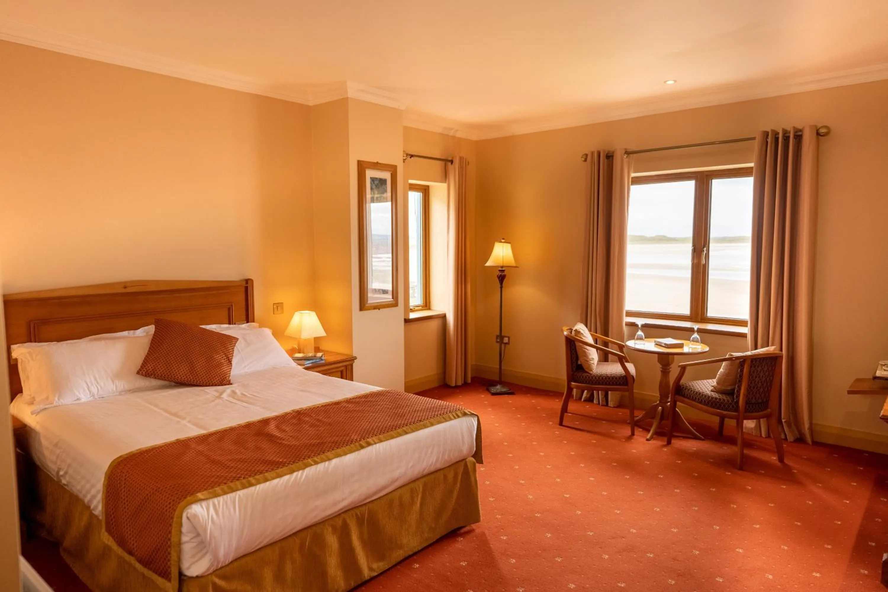 Bed in Waterfront House & Restaurant