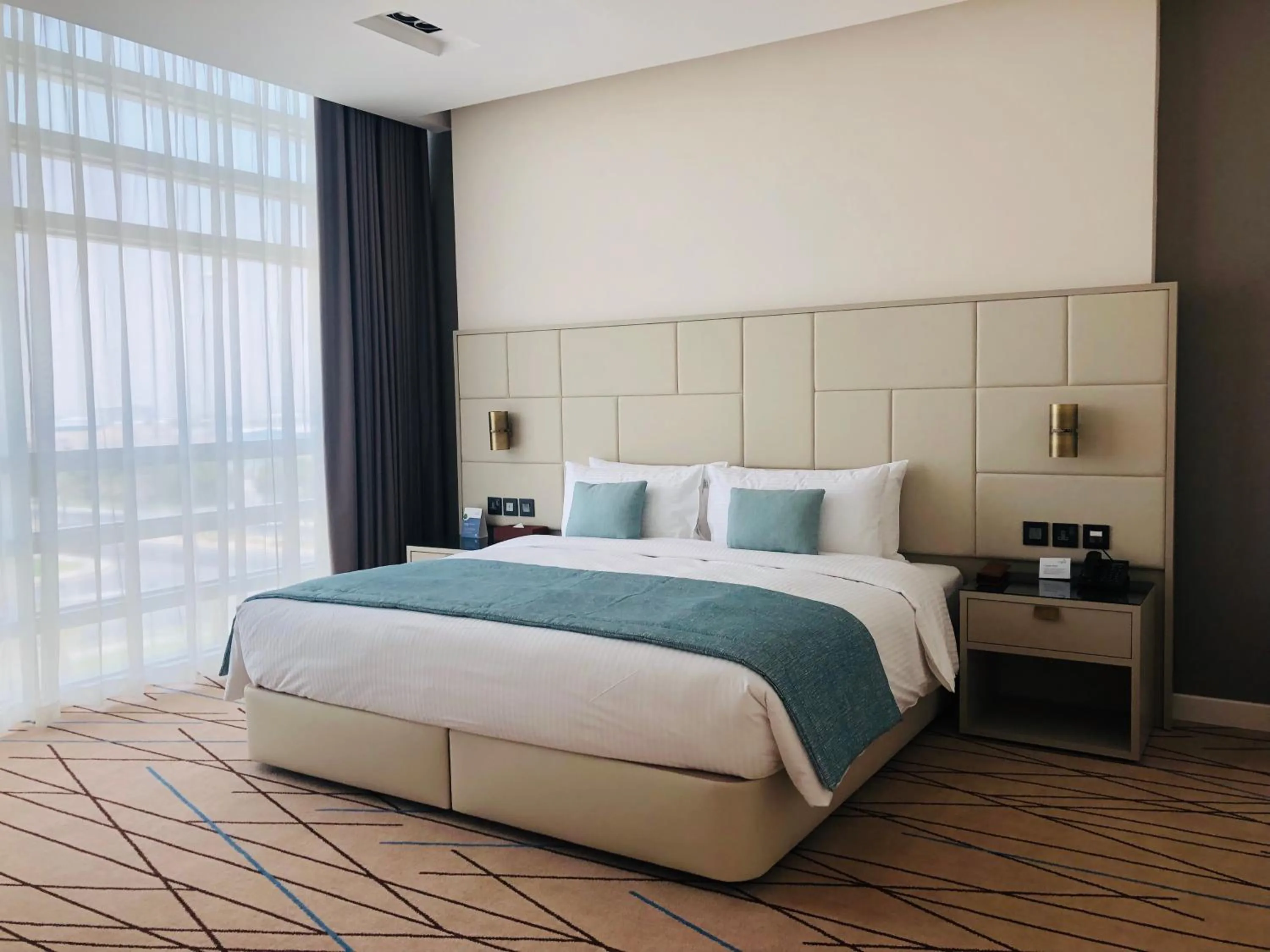 Bedroom, Bed in Cristal Amaken Hotel Riyadh