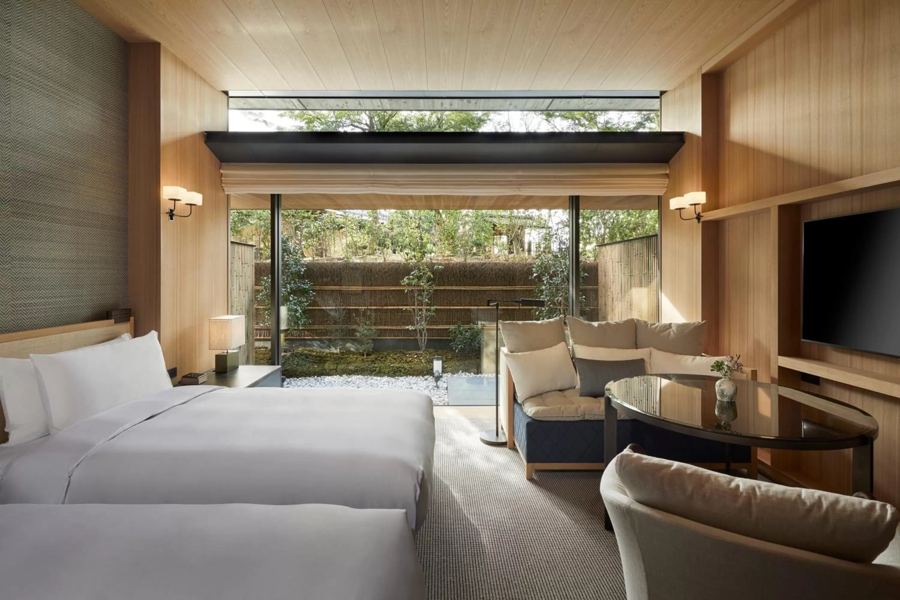 Bed in Park Hyatt Kyoto