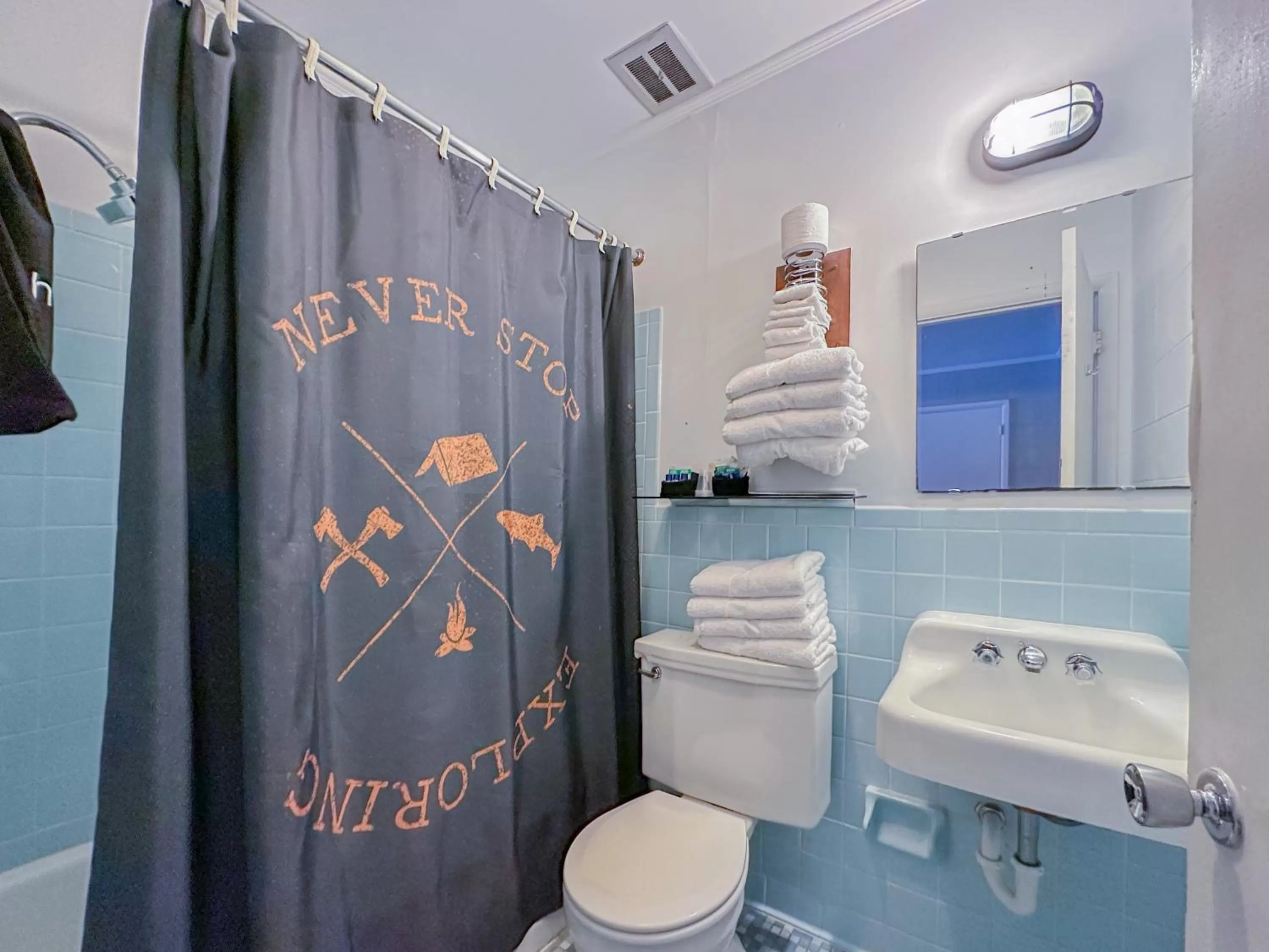 Bathroom in The Wanderoo Lodge