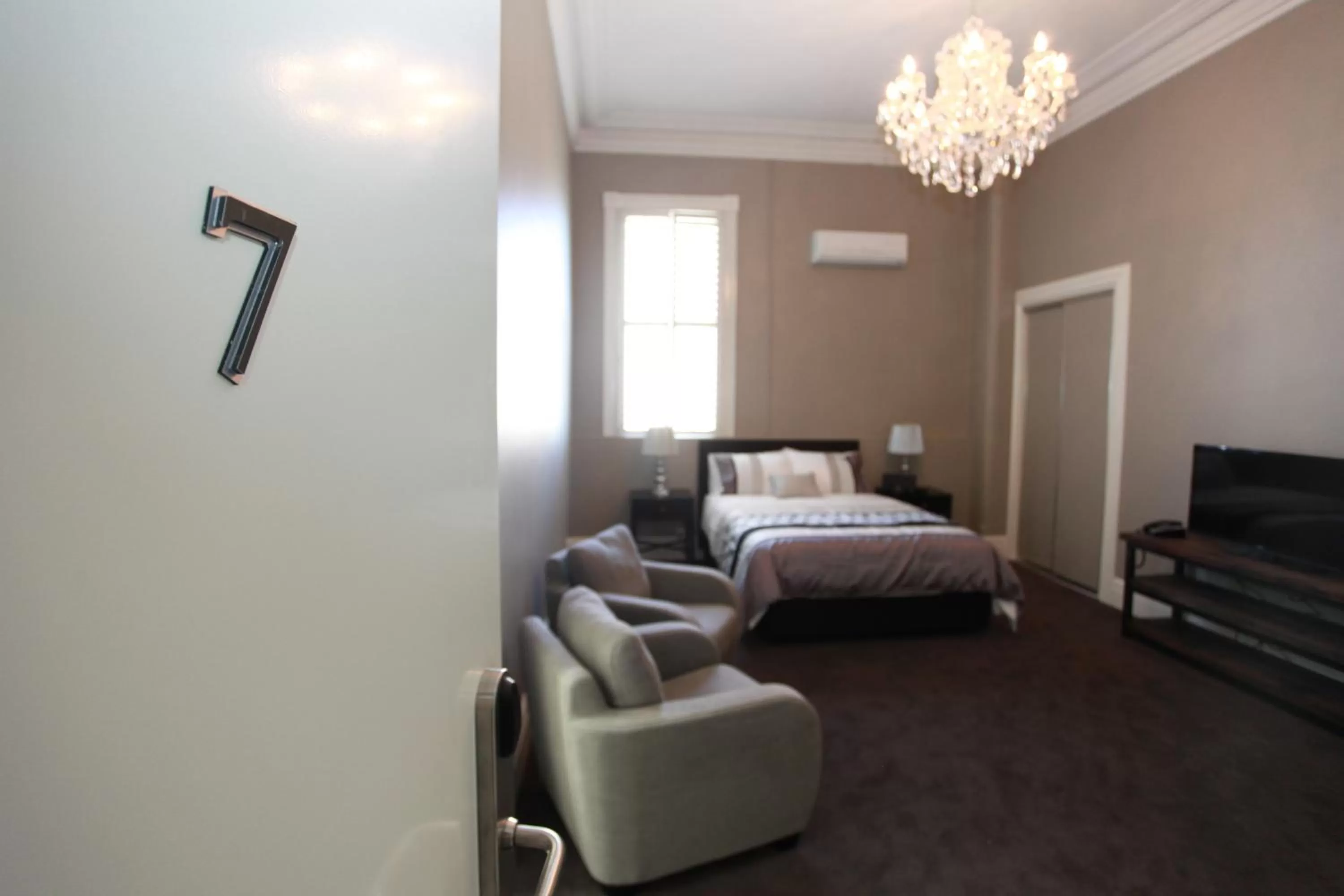 Bedroom, Bed in Ballarat Premier Apartments