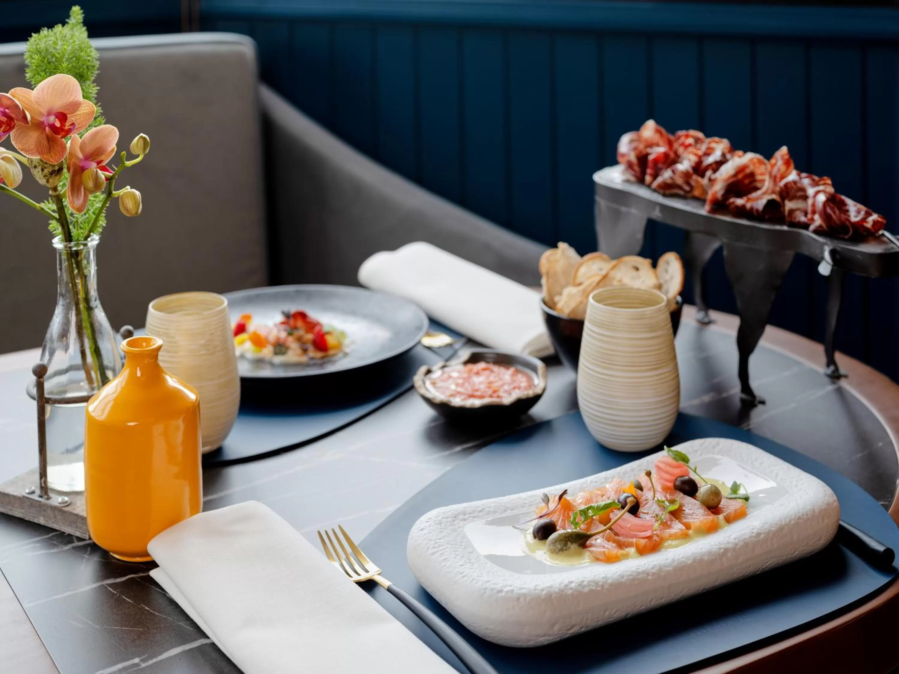 Restaurant/places to eat in Only YOU Hotel Valencia