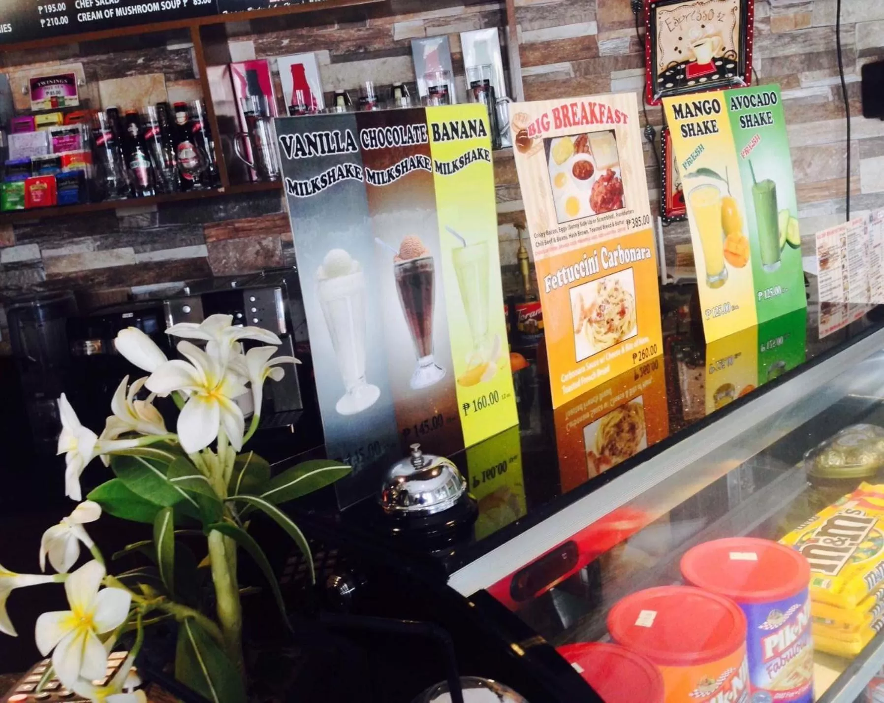 Restaurant/places to eat in Prism Hotel