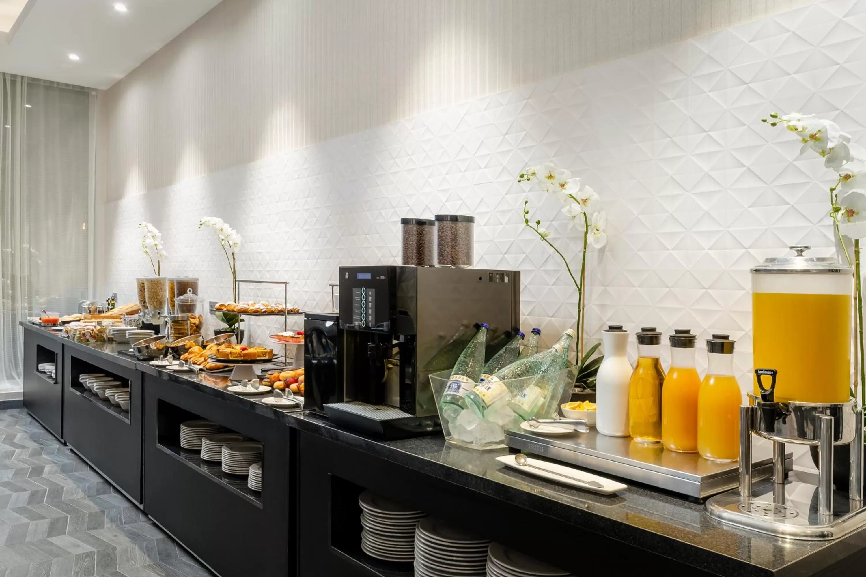 Buffet breakfast in Exe Parc del Vallés