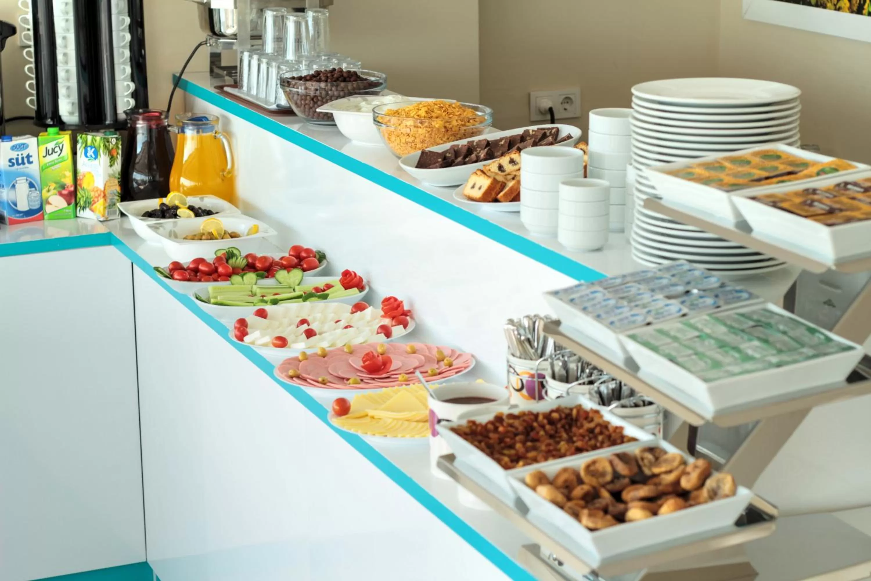 Restaurant/places to eat in Star Holiday Hotel