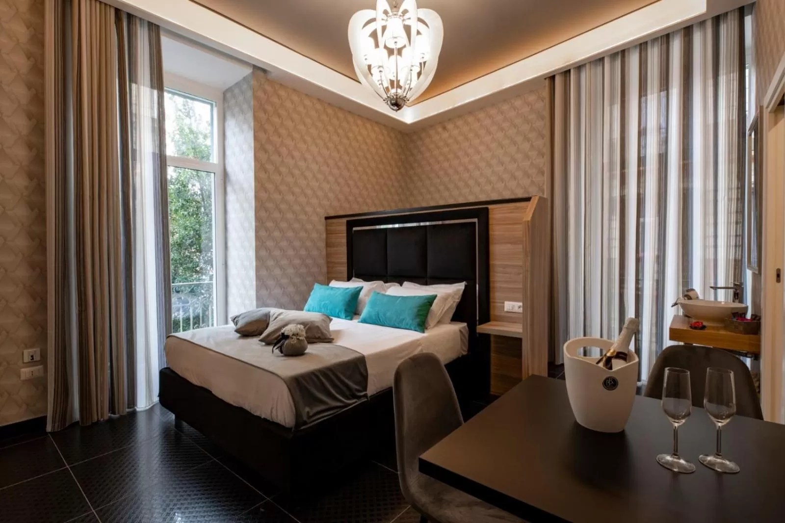 Photo of the whole room, Bed in Sole Luxury Bed and Breakfast