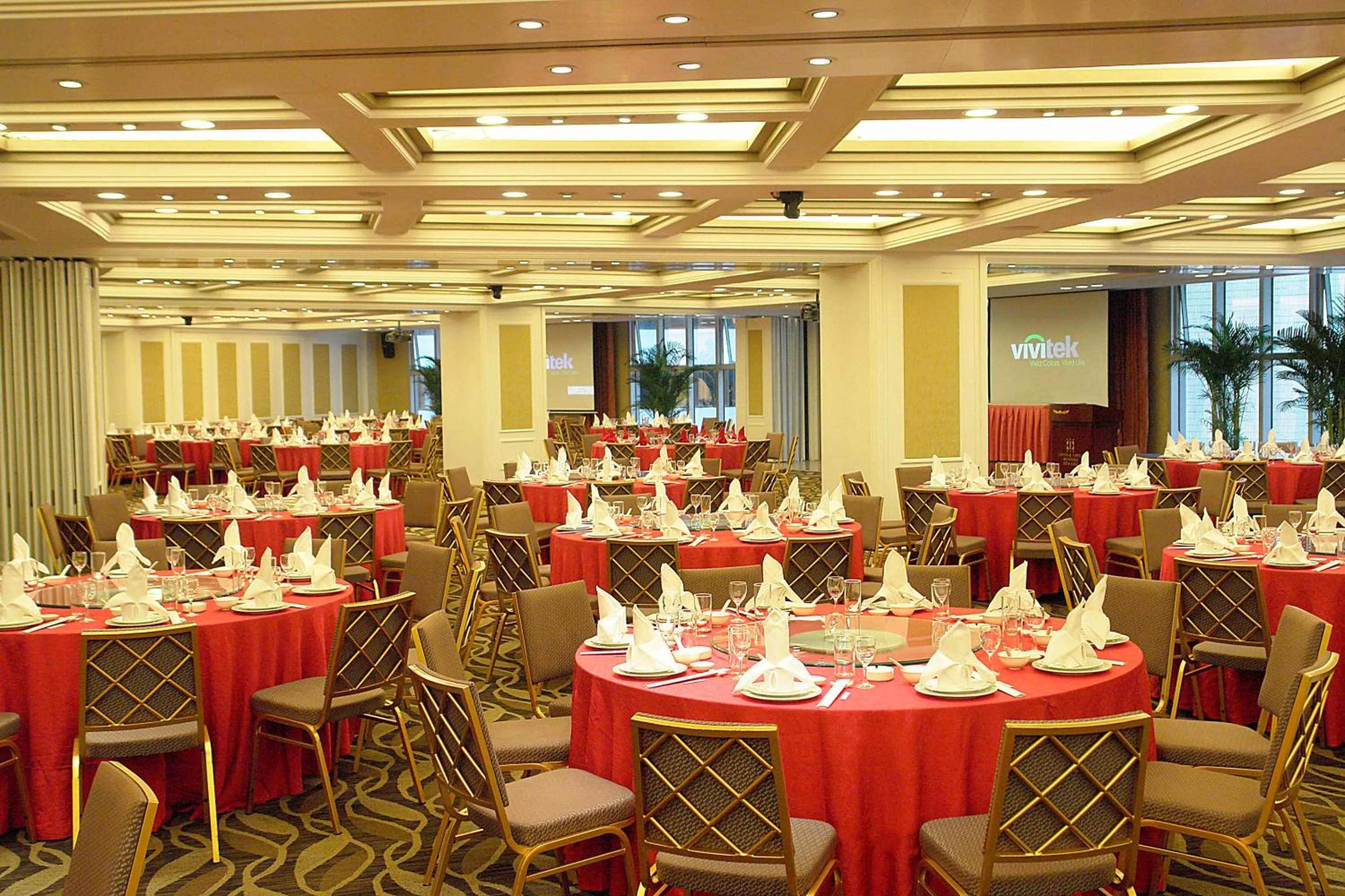 Restaurant/places to eat in Central Hotel Shanghai - Nanjing Road