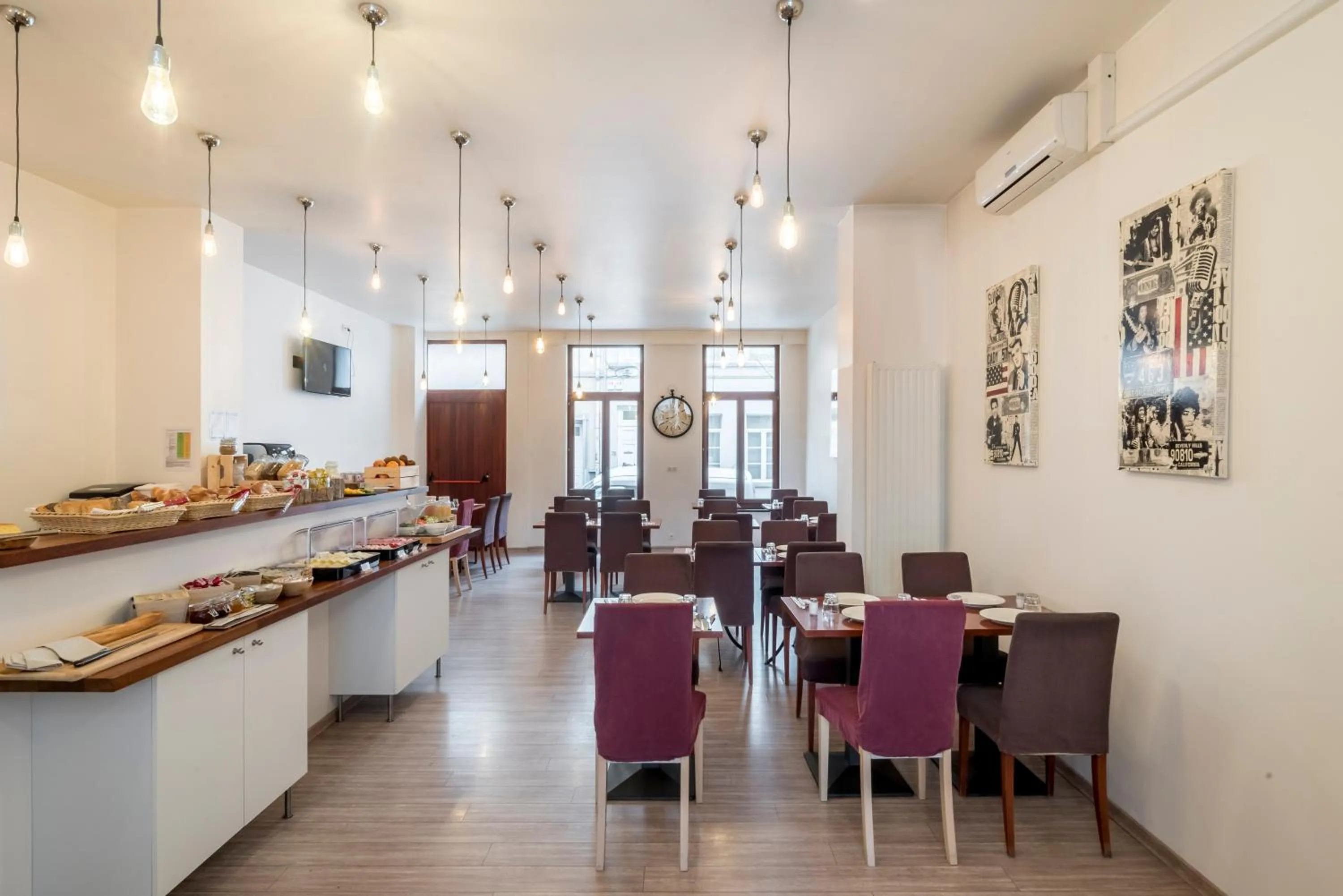 Buffet breakfast in Beverly Hills Hotel