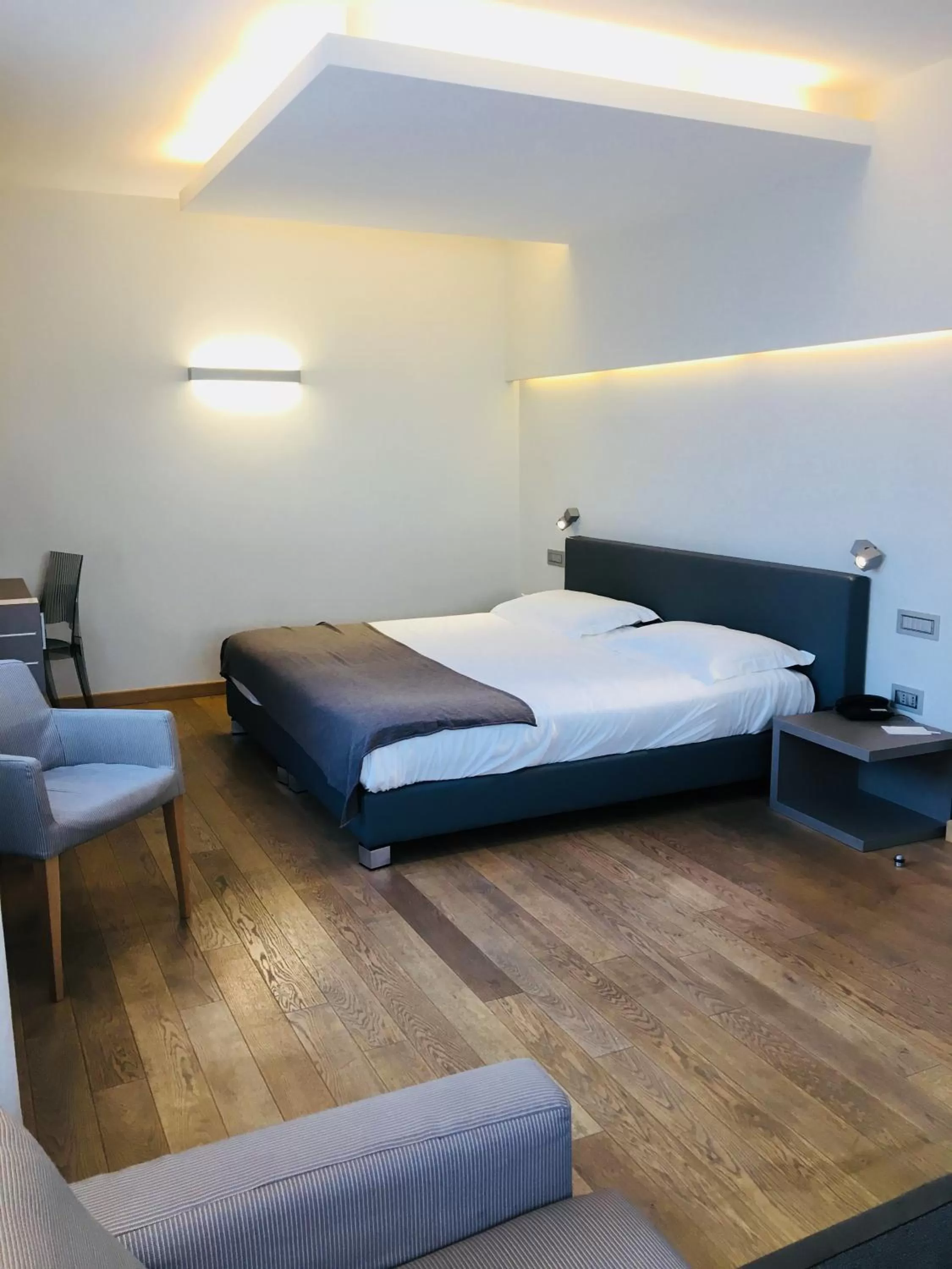 Photo of the whole room, Bed in Hotel Di Varese