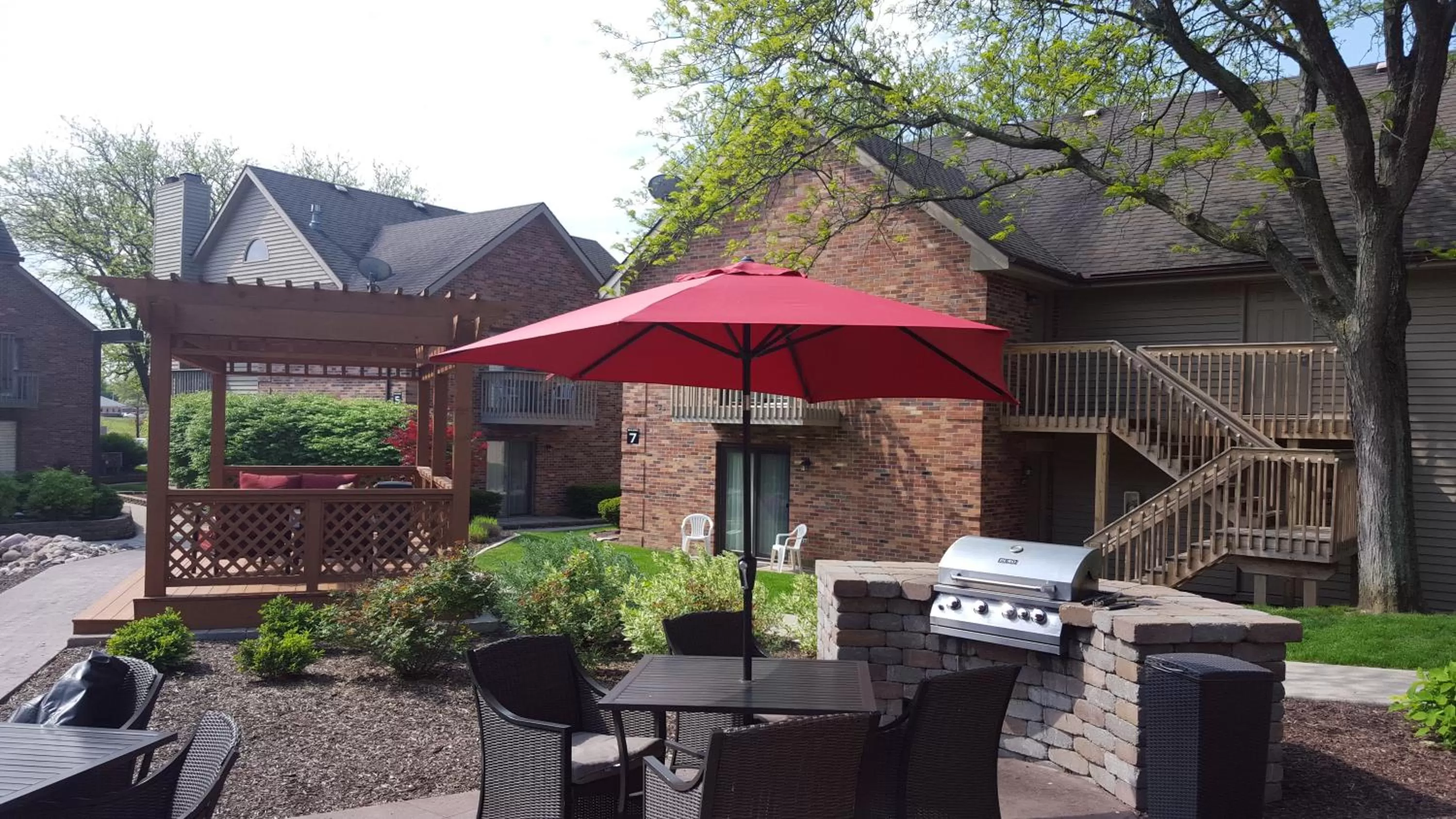 BBQ facilities in Eastland Suites Hotel & Conference Ctr, Trademark by Wyndham