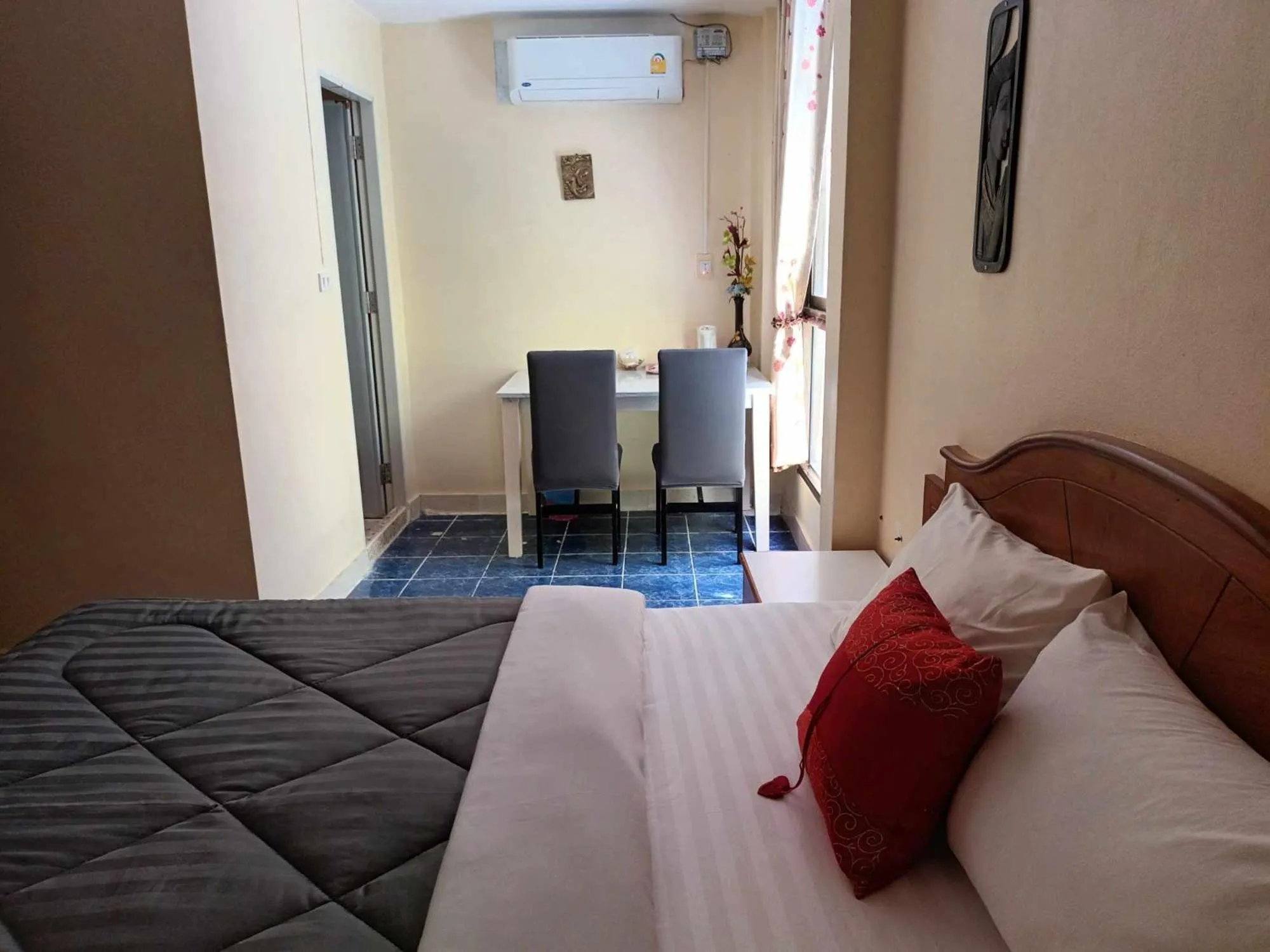 Bed in Patong Rose Guest House 50m to Beach