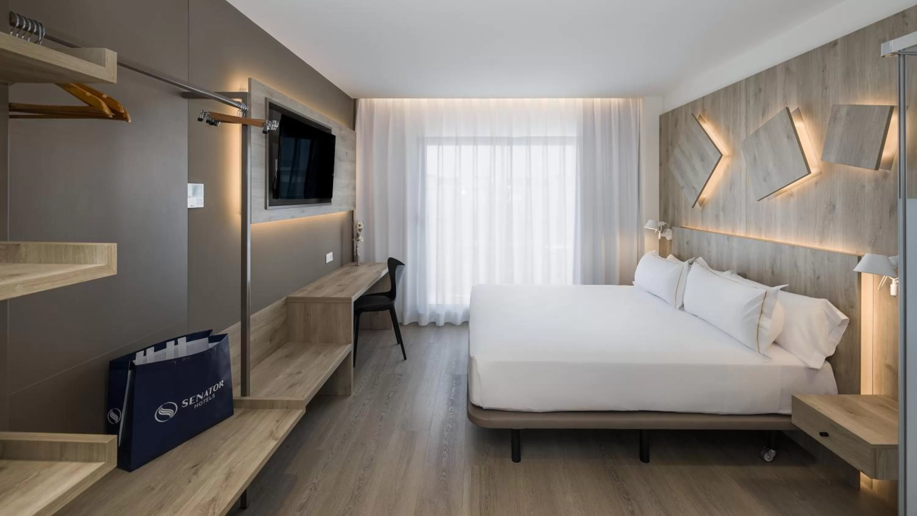 Balcony/Terrace, Bed in Senator Gandia