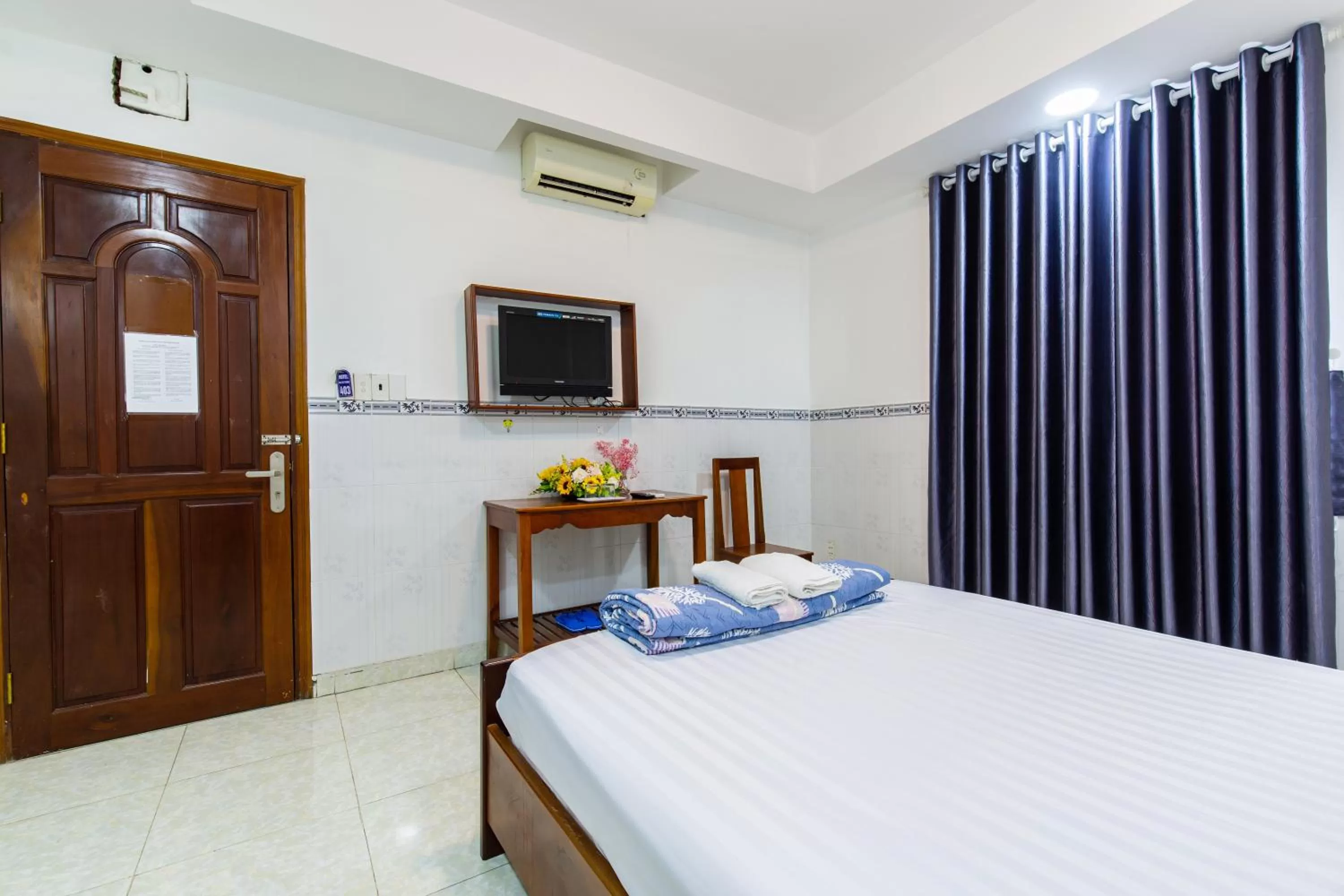Bed in Hotel Hoa Cúc Phương Dĩ An - Bình Dương