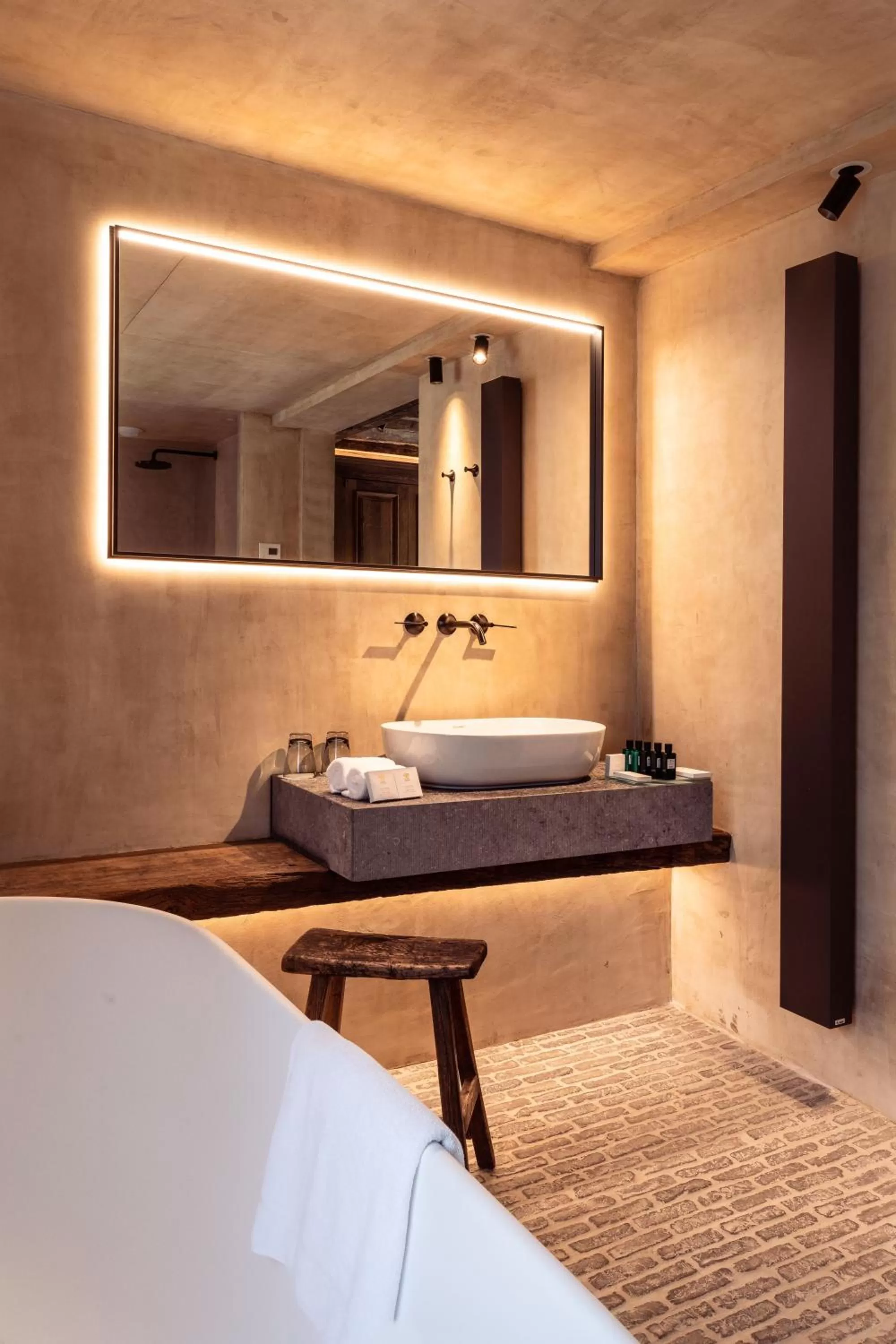 Bathroom, Bed in La Ferme Saint Simeon Hotel & Spa - Relais & Chateaux
