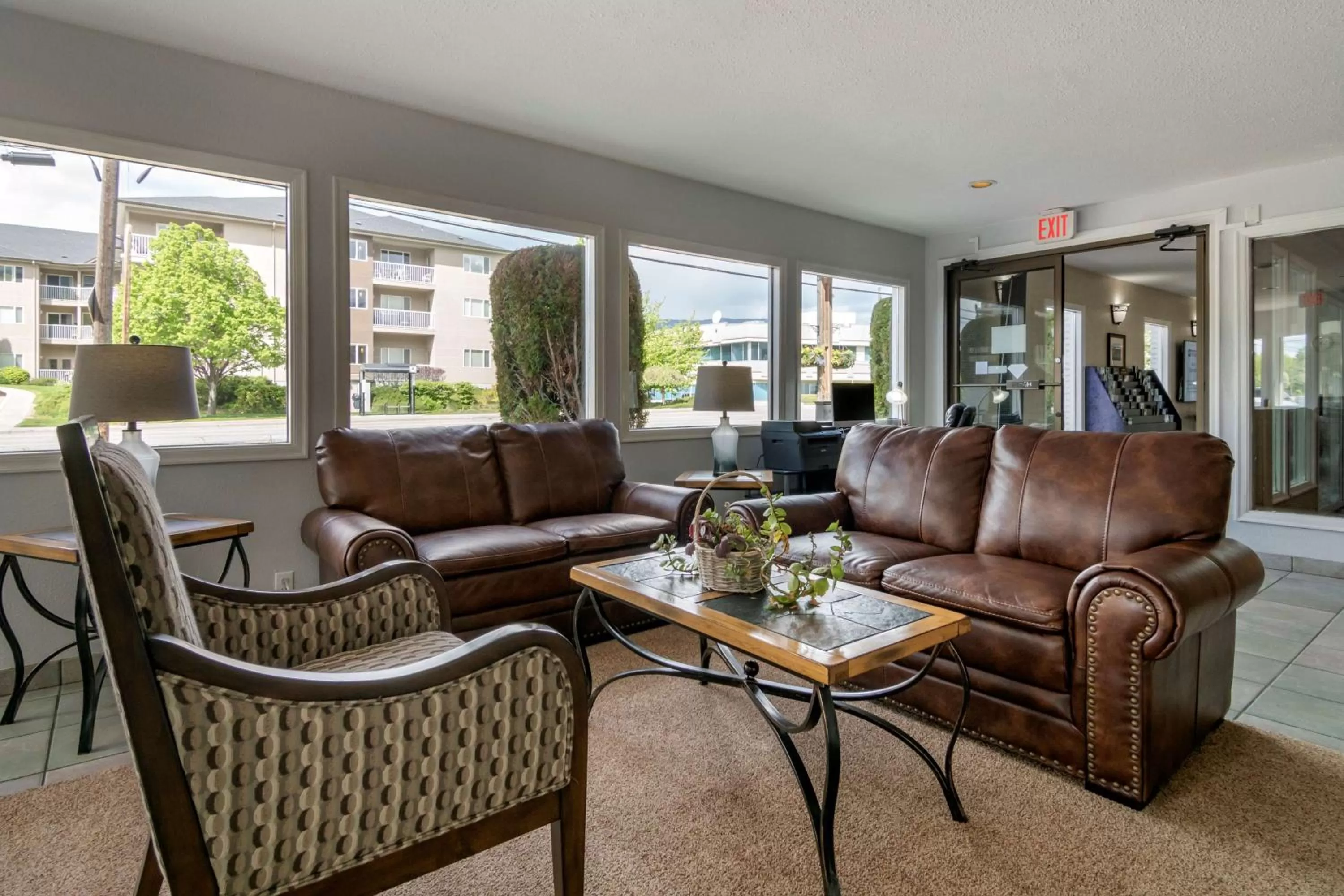 Lobby or reception in Best Western Inn at Penticton