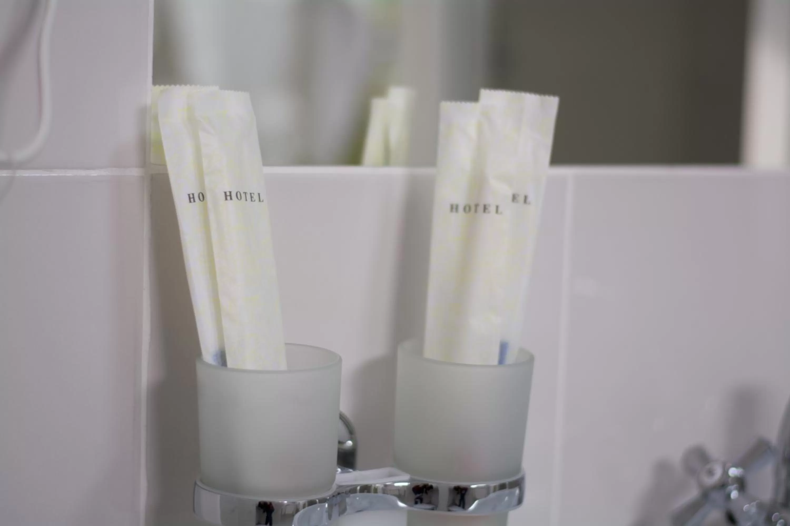 Text overlay, Bathroom in UYUTNYY DOM