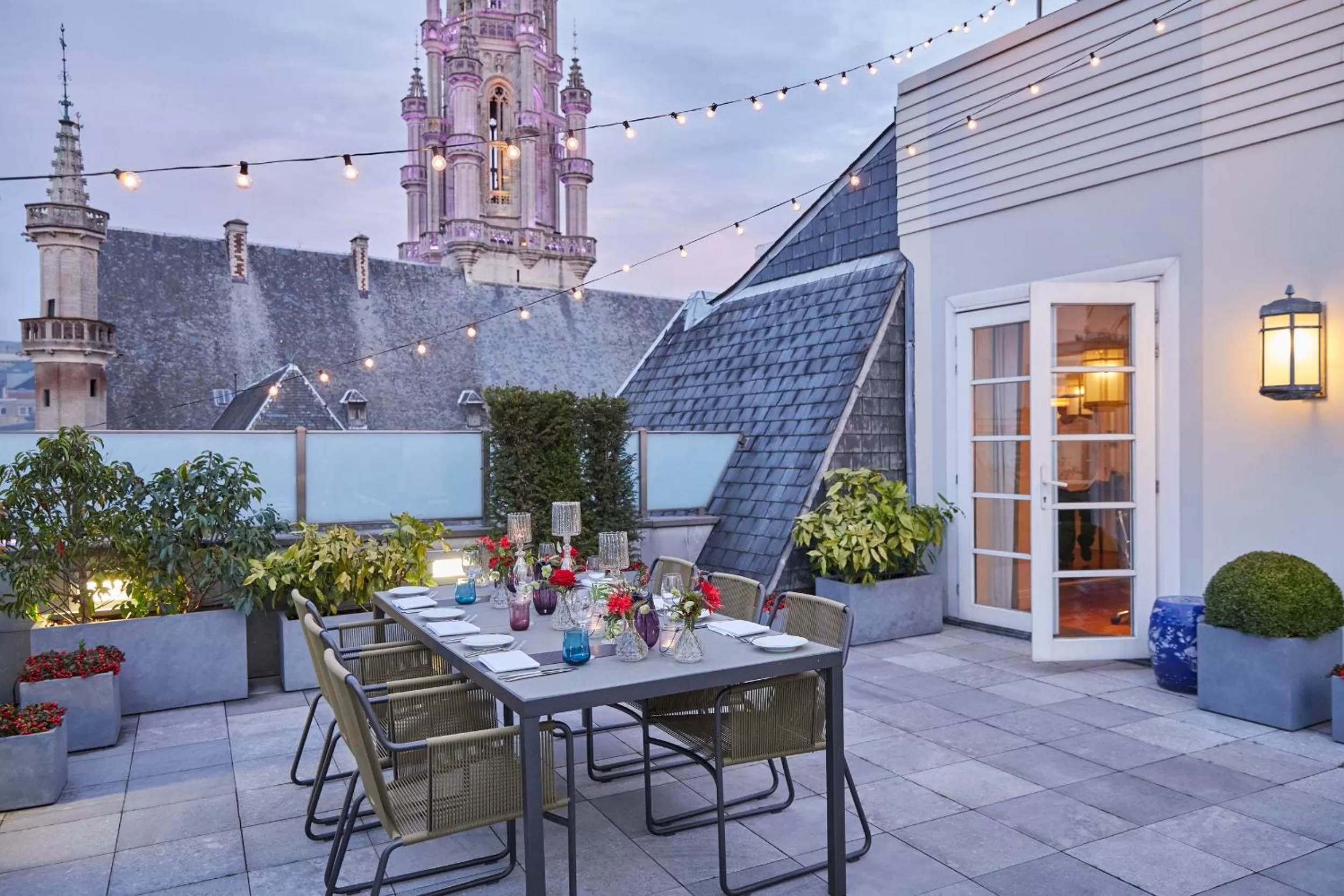 Patio in Rocco Forte Hotel Amigo