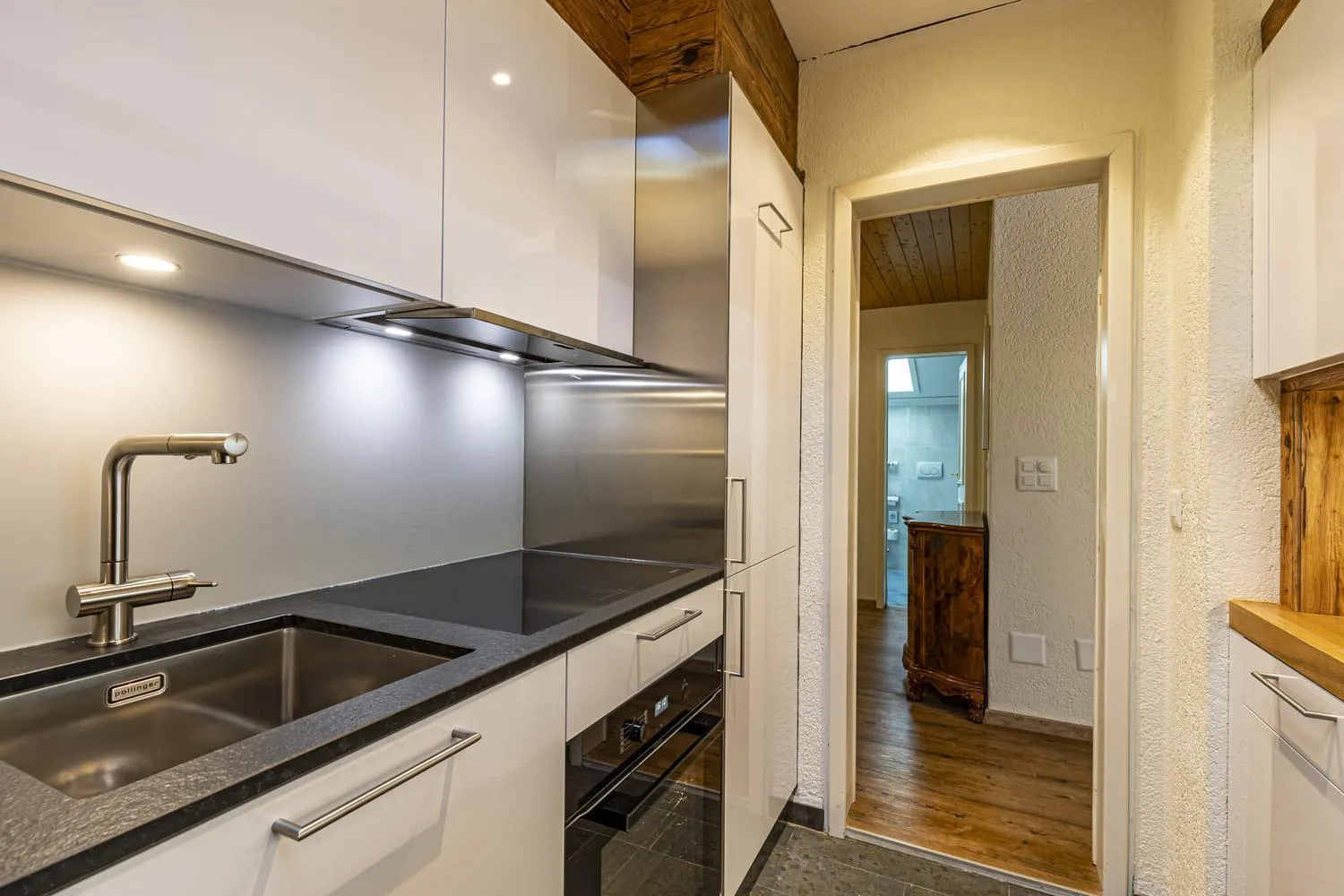 kitchen in Hotel Hemizeus & Iremia Spa